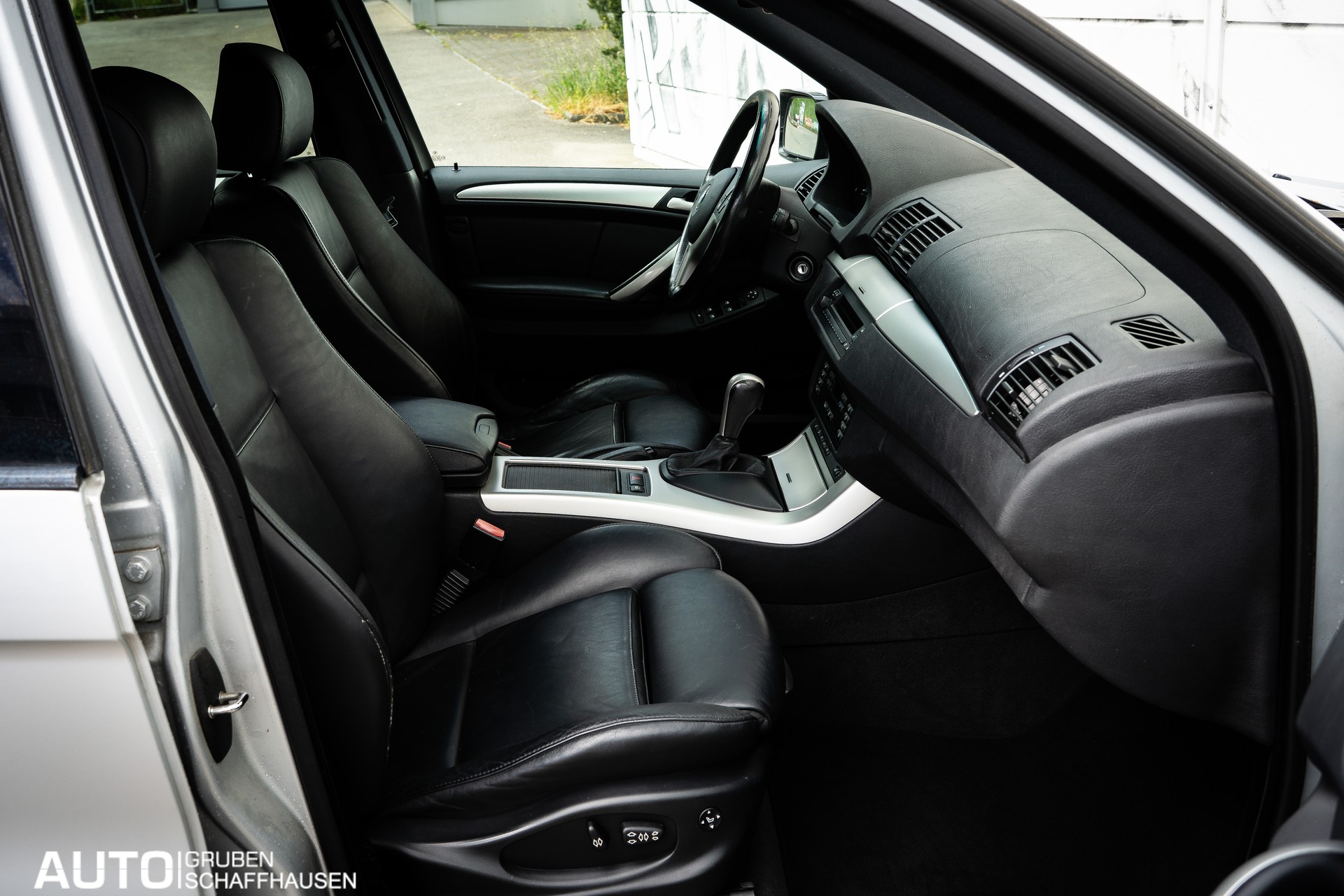 BMW X5 4.6is-image-13