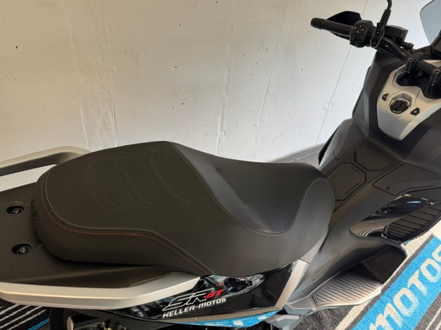 APRILIA SR 400 GT-image-9