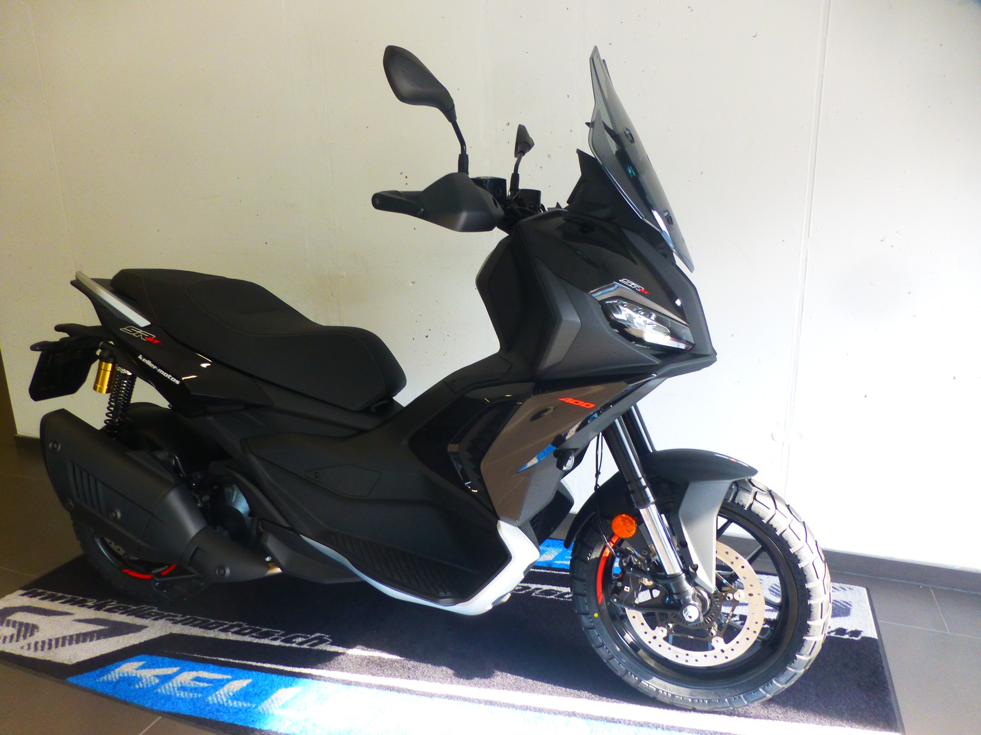 APRILIA SR 400 GT-showroom-element-2