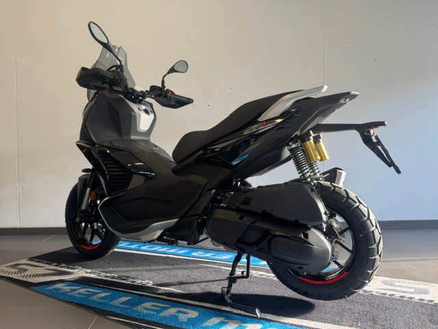 APRILIA SR 400 GT-image-3