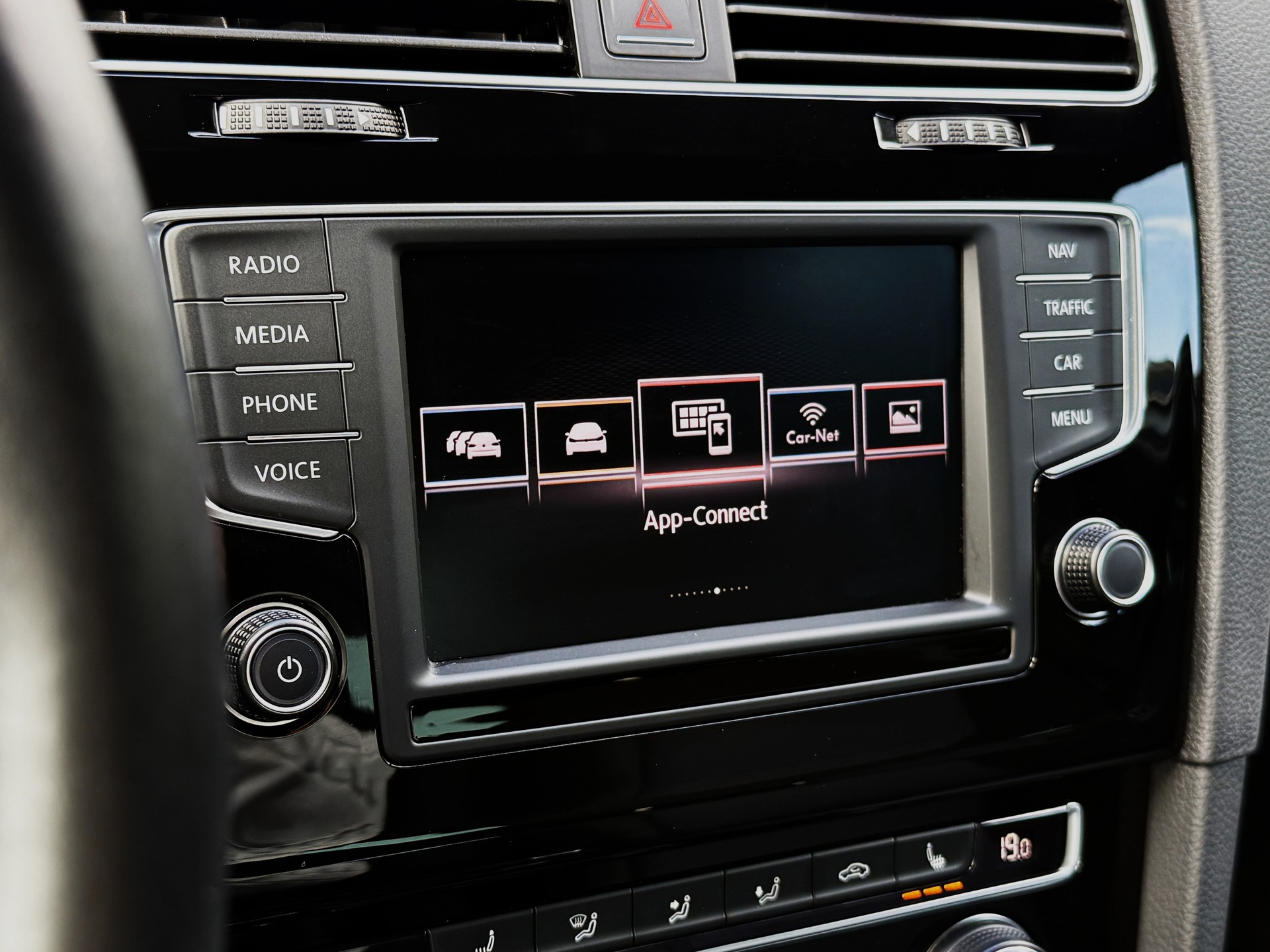 VW Golf 1.4 TSI Lounge R-Line DSG-image-19