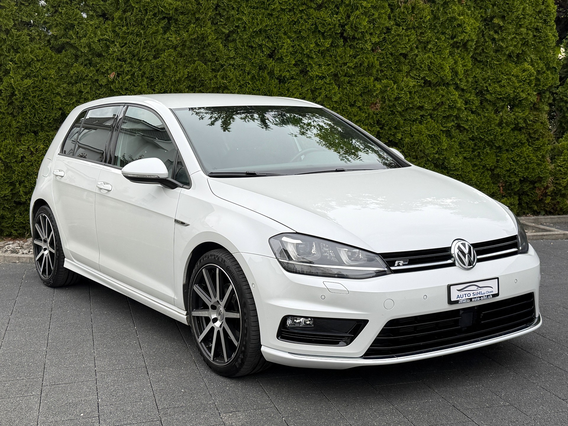 VW Golf 1.4 TSI Lounge R-Line DSG-image-4