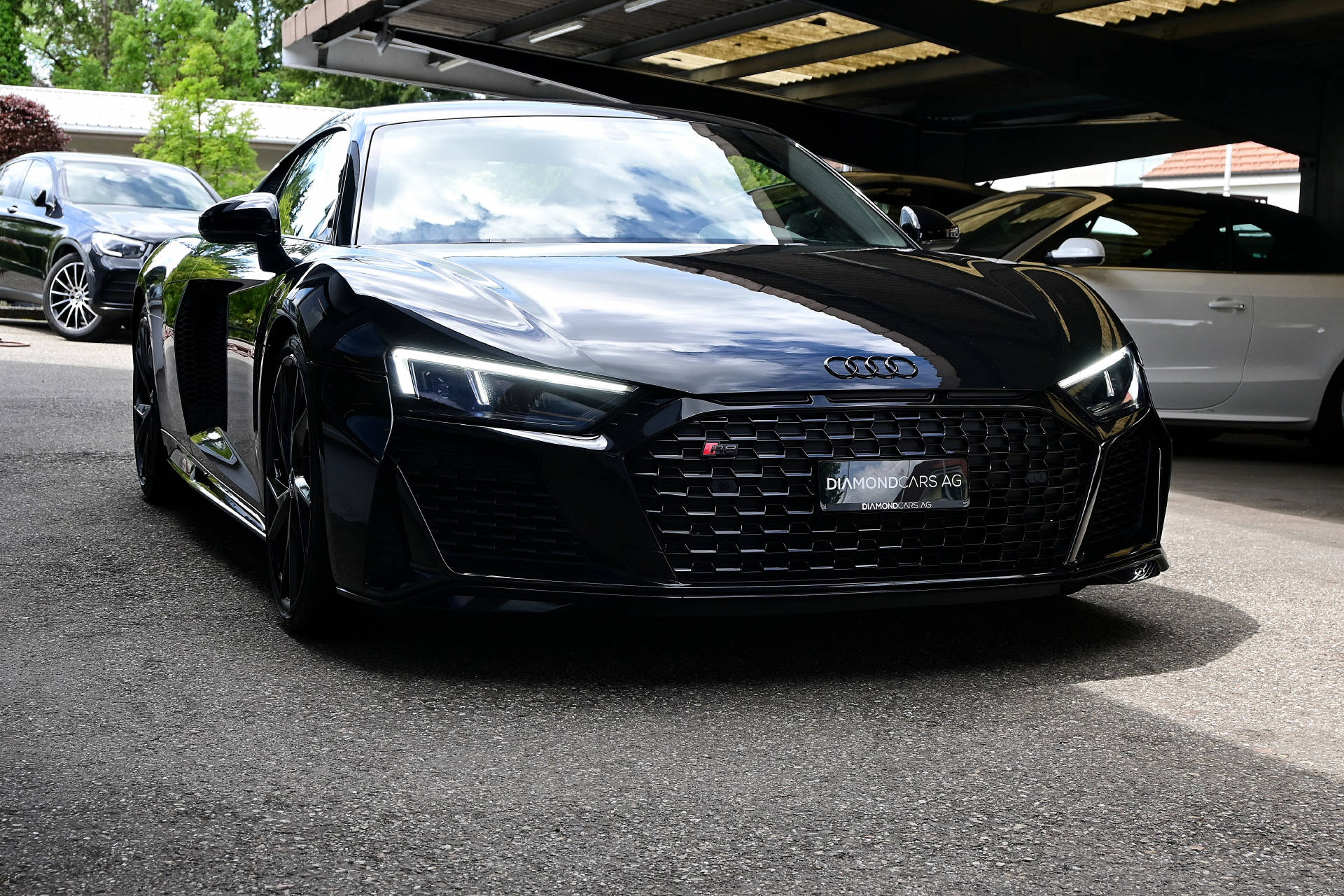 AUDI R8 Coupé 5.2 FSI V10 RWD *All Black* S-Tronic-image-4