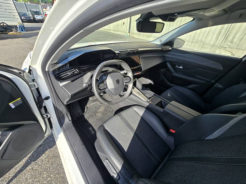 PEUGEOT 308 SW 1.5 BlueHDI Allure Pack EAT8-image-8