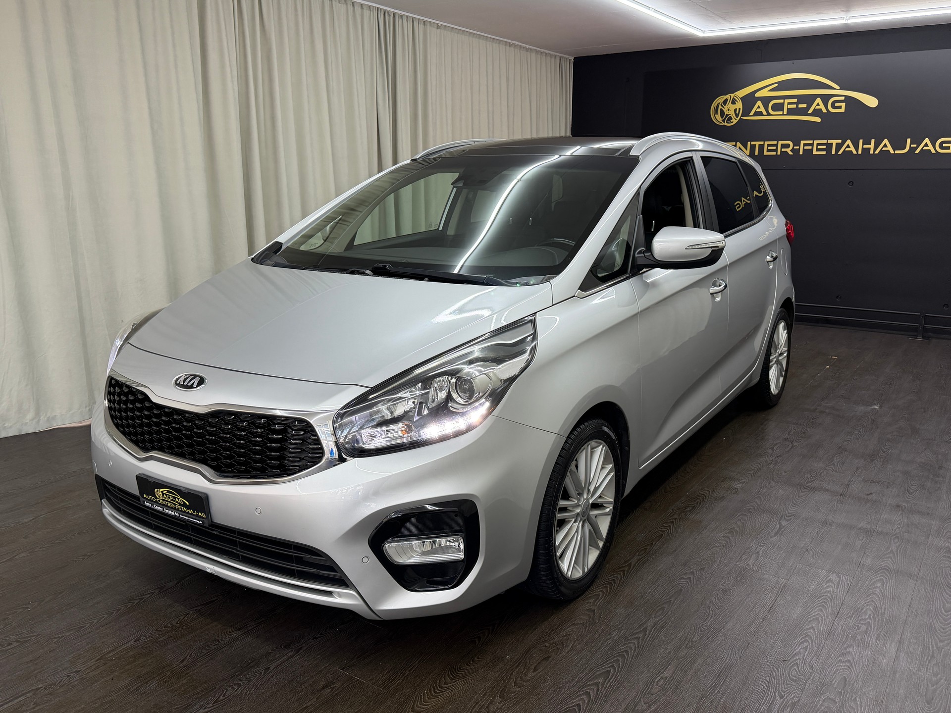 KIA Carens 1.7 CRDi Trend DCT-image-0