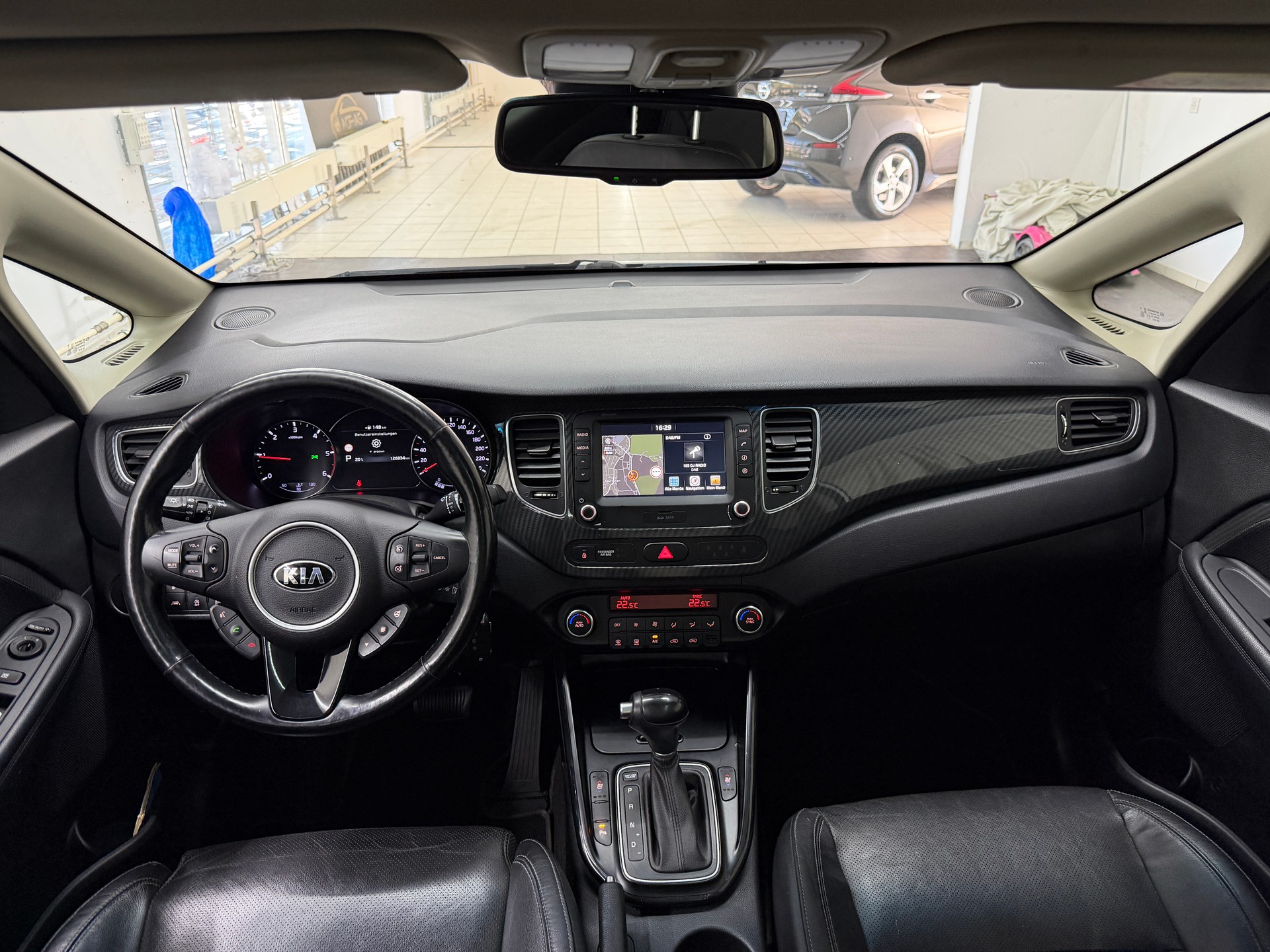 KIA Carens 1.7 CRDi Trend DCT-image-11