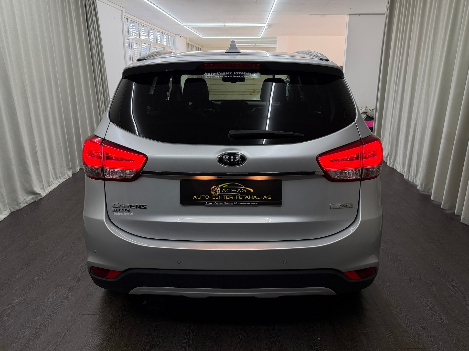 KIA Carens 1.7 CRDi Trend DCT-image-4
