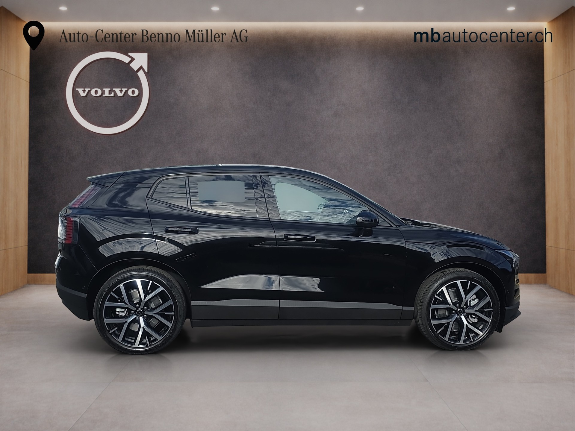 VOLVO EX30 E60 Twin Ultra Performance Sw. Black Ed. AWD-image-5