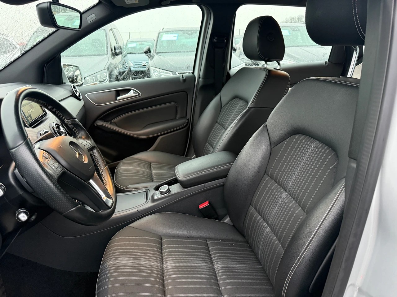 MERCEDES-BENZ B 220 Style 4Matic 7G-DCT-image-13