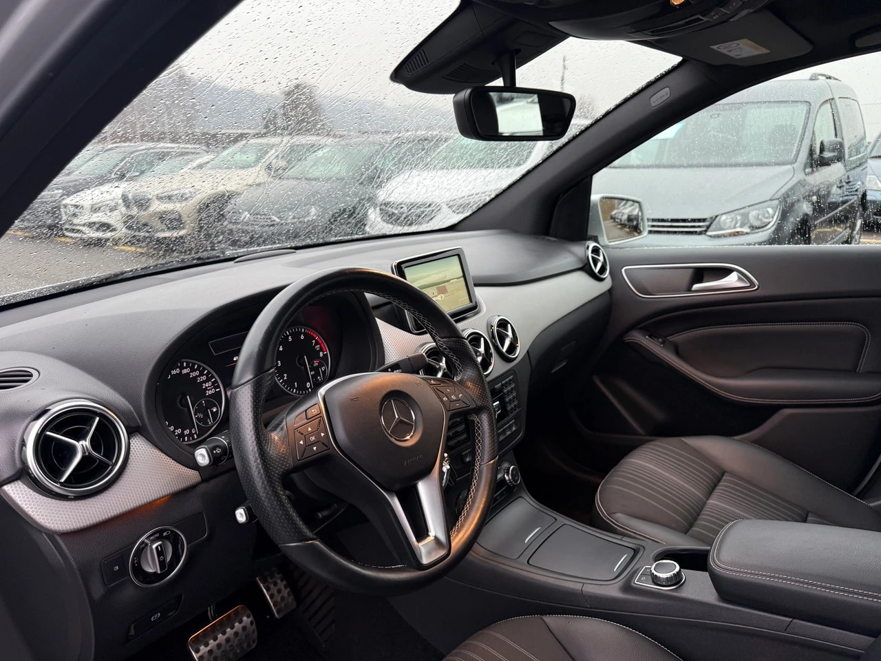 MERCEDES-BENZ B 220 Style 4Matic 7G-DCT-image-17