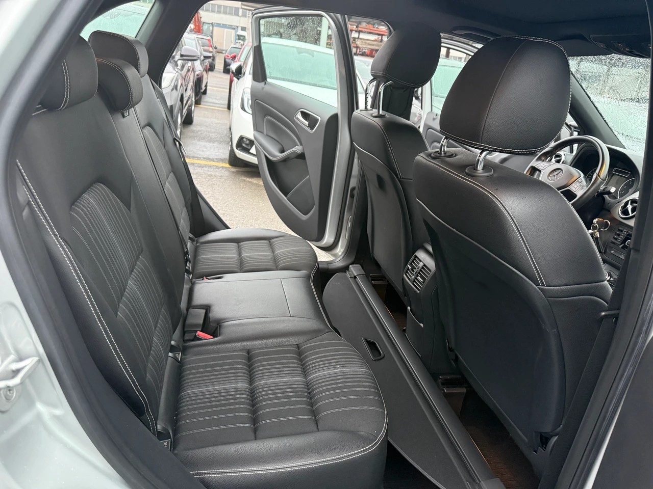MERCEDES-BENZ B 220 Style 4Matic 7G-DCT-image-12