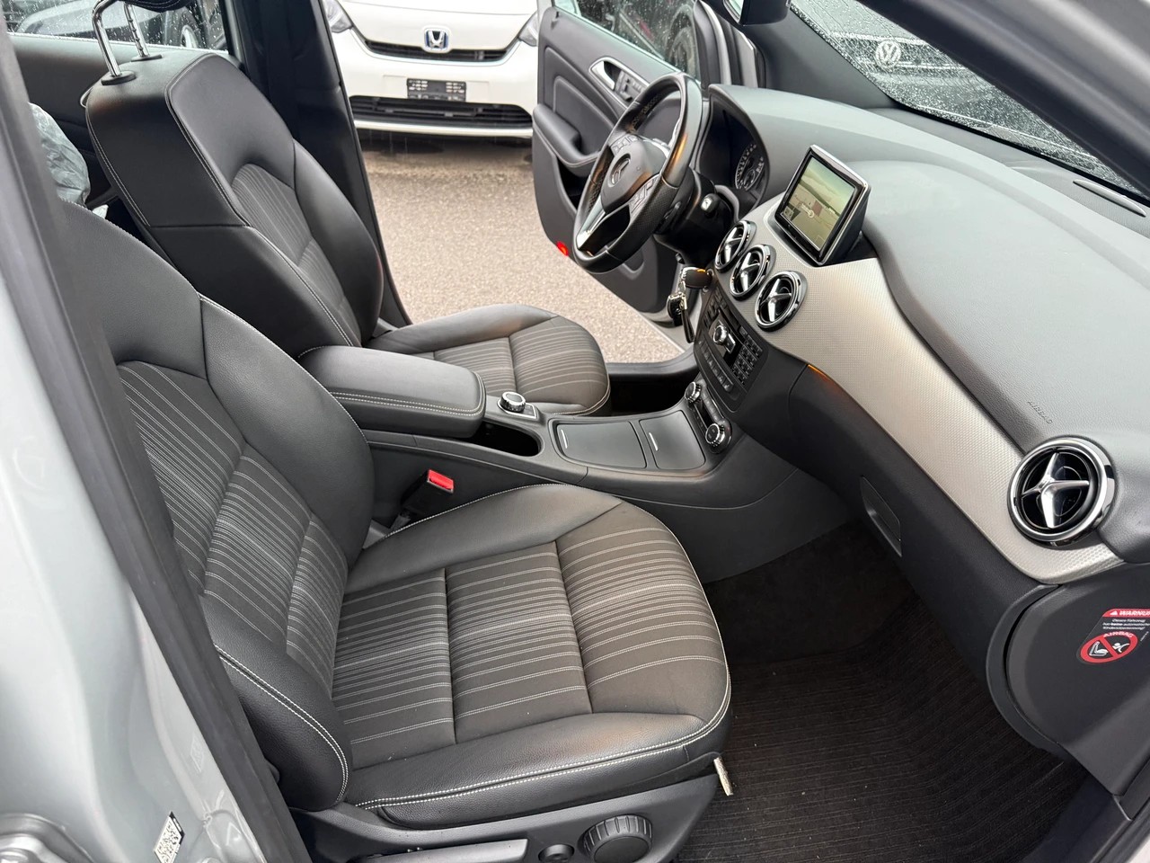 MERCEDES-BENZ B 220 Style 4Matic 7G-DCT-image-16