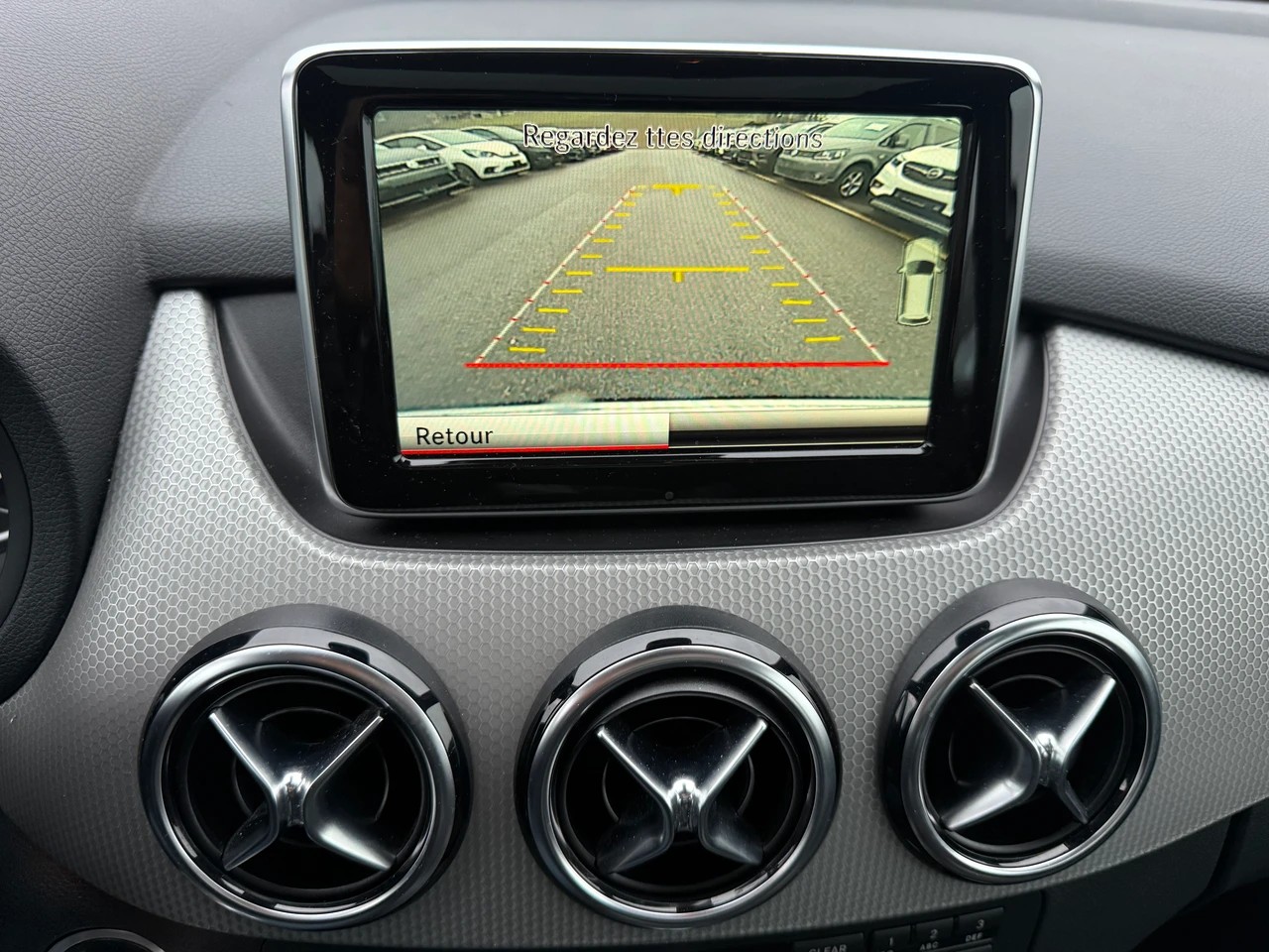 MERCEDES-BENZ B 220 Style 4Matic 7G-DCT-image-21
