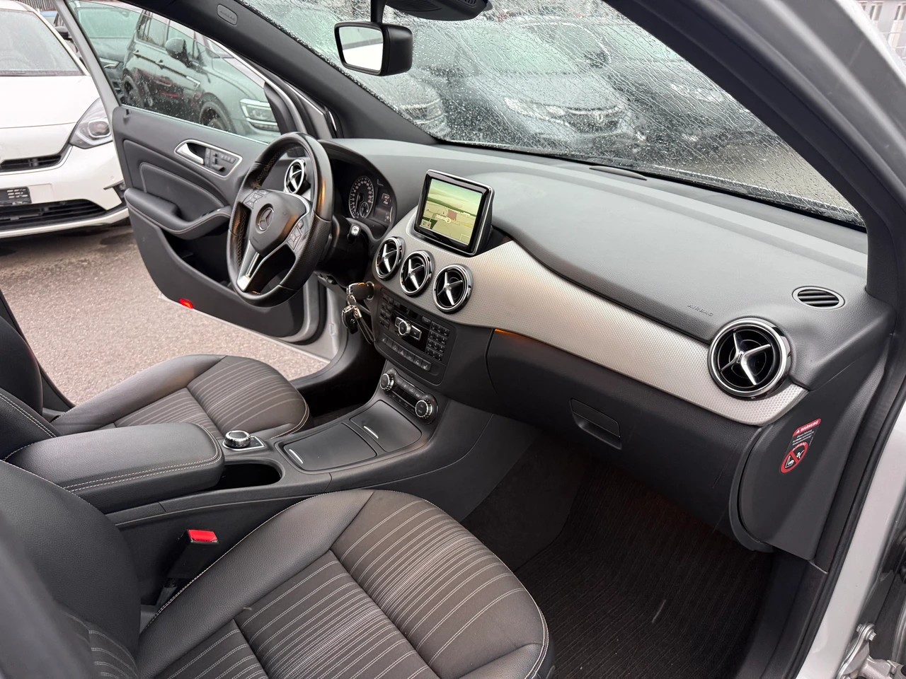 MERCEDES-BENZ B 220 Style 4Matic 7G-DCT-image-15