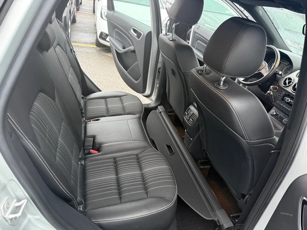 MERCEDES-BENZ B 220 Style 4Matic 7G-DCT-image-18