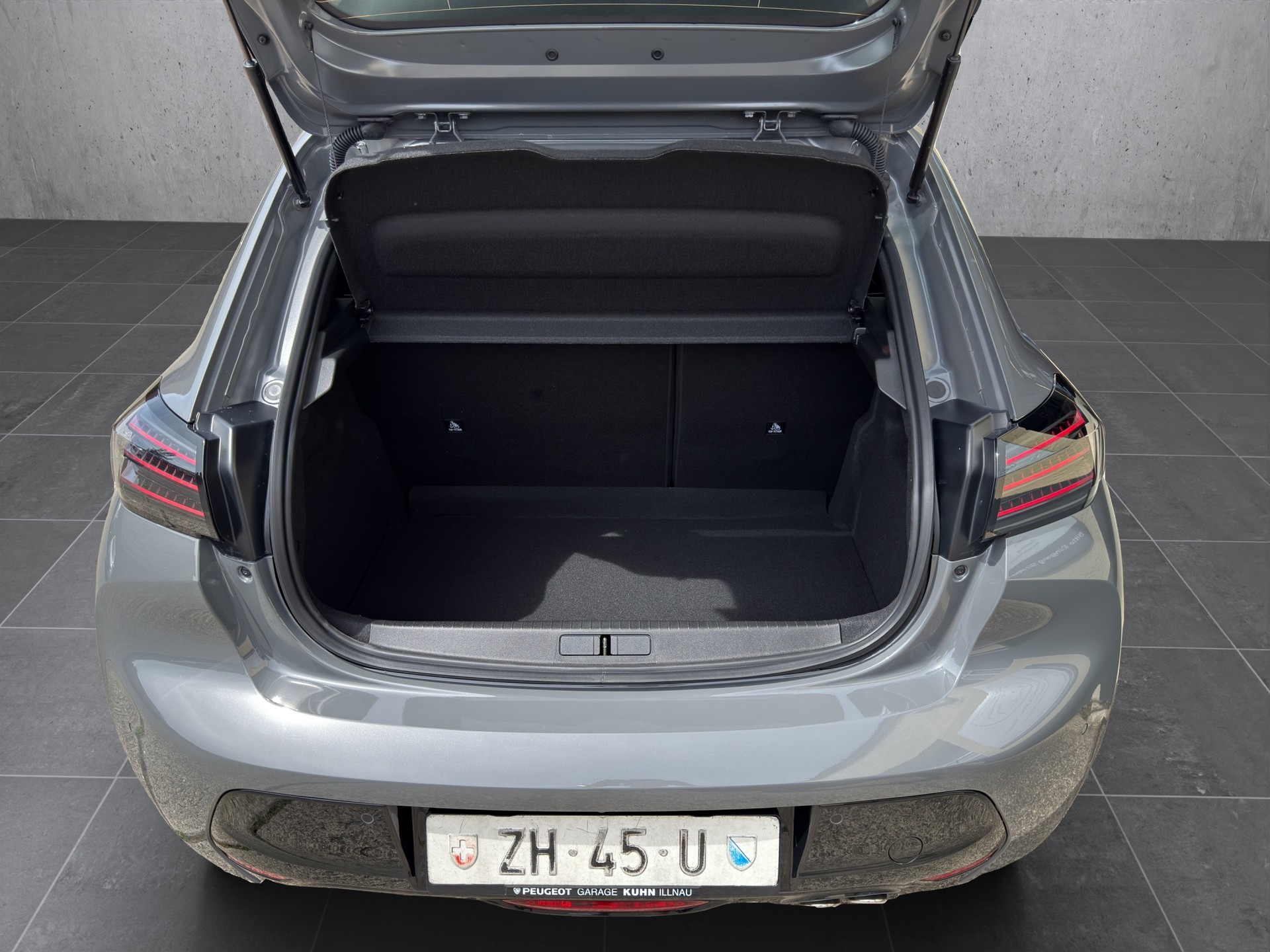 PEUGEOT 208 1.2 Hybrid 145 GT-image-18