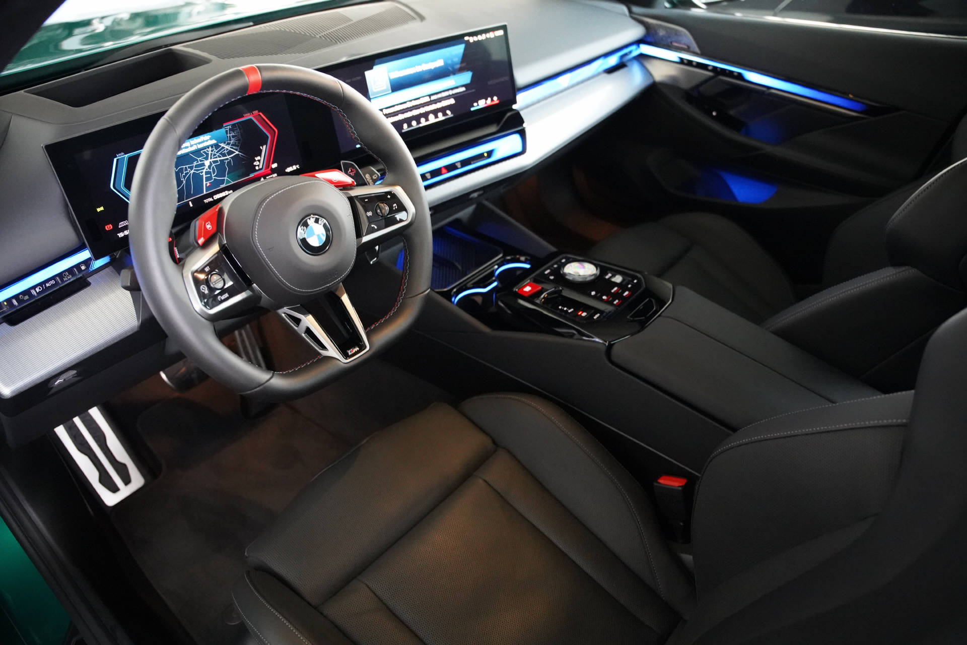 BMW M5 xDrive Touring-image-6