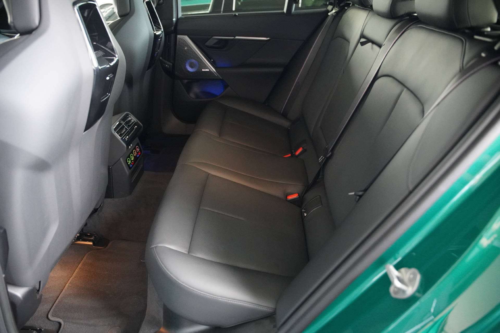 BMW M5 xDrive Touring-image-10