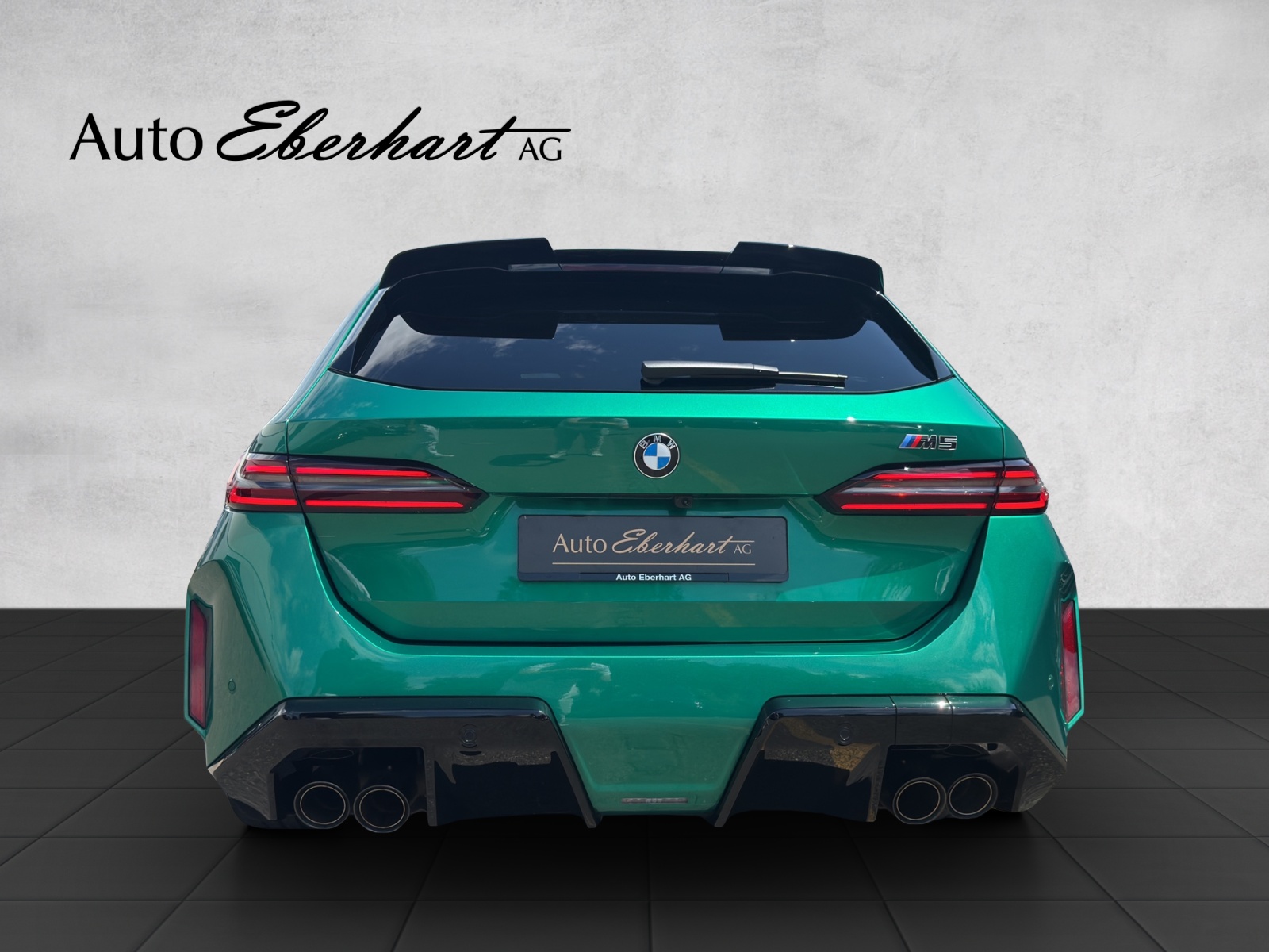 BMW M5 xDrive Touring-image-4