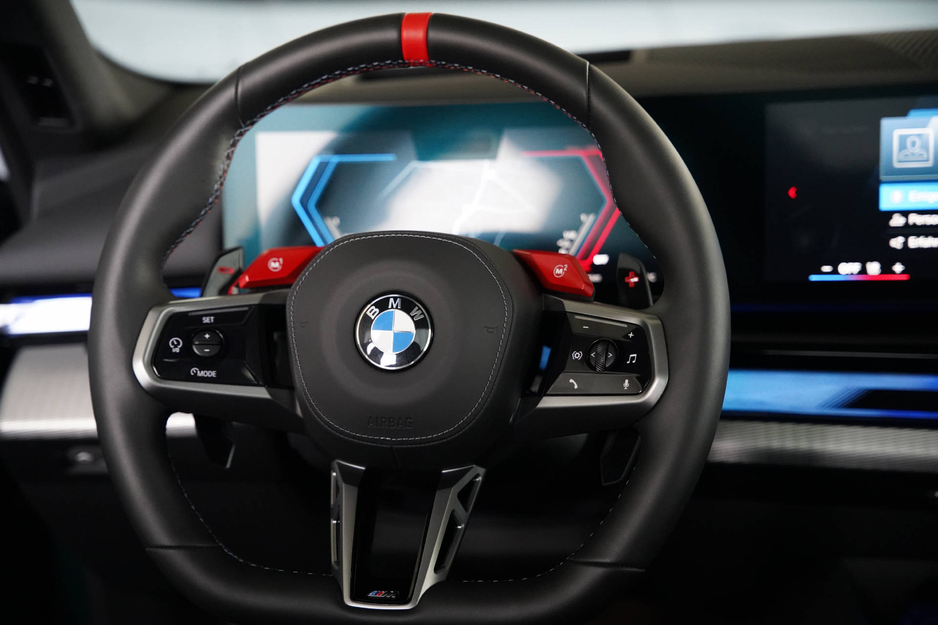 BMW M5 xDrive Touring-image-12
