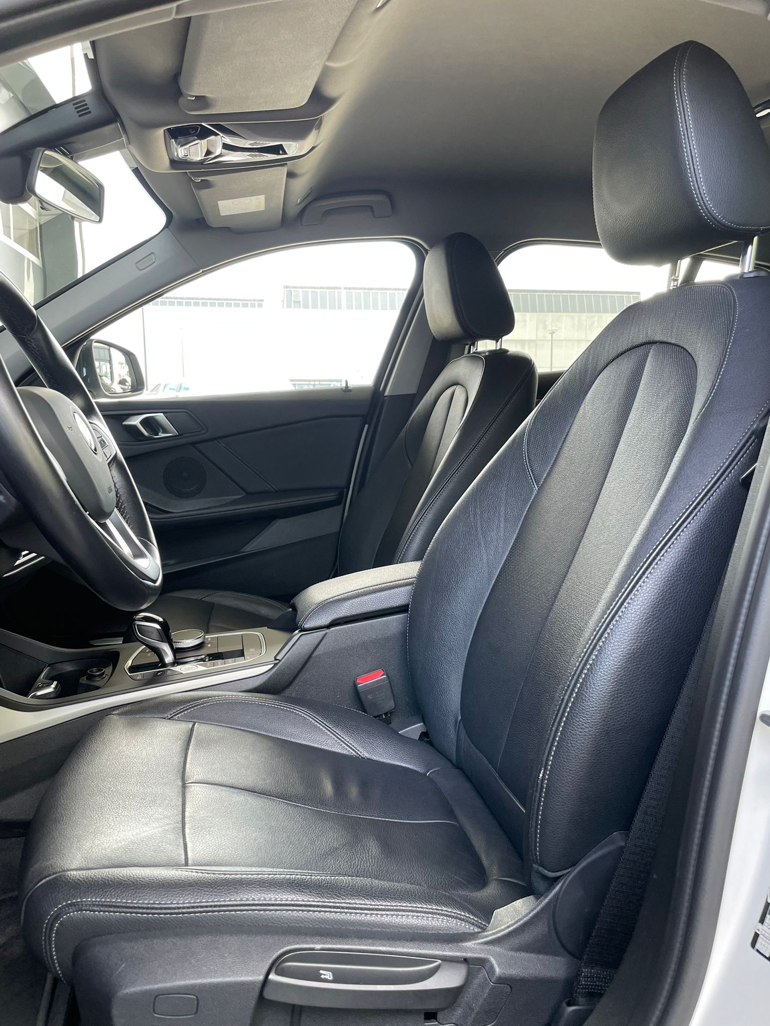 BMW 118i-image-5