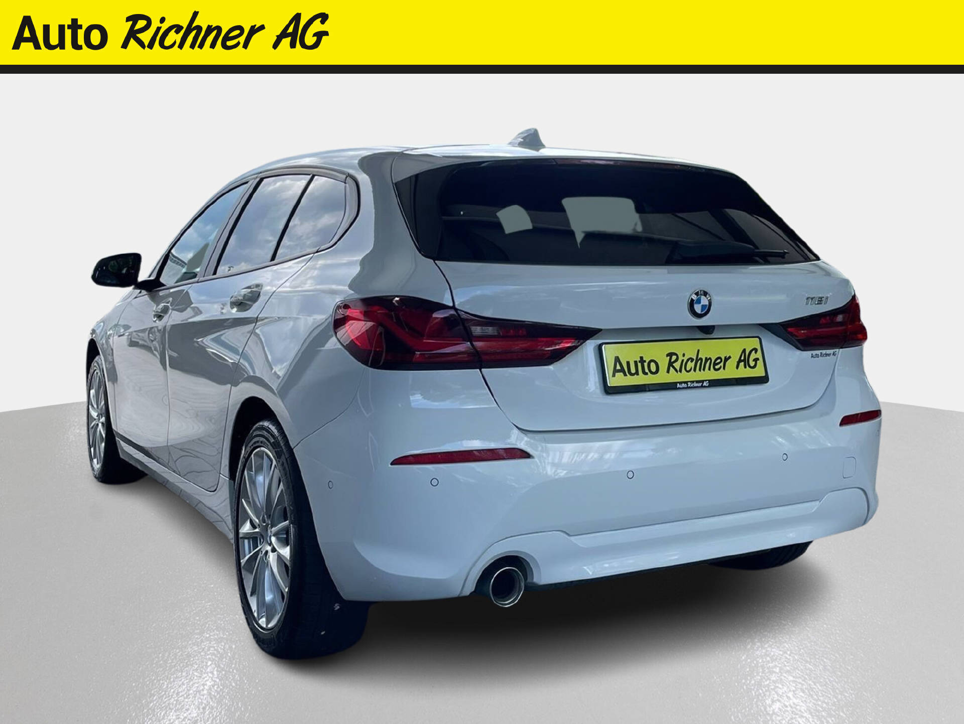 BMW 118i-image-4
