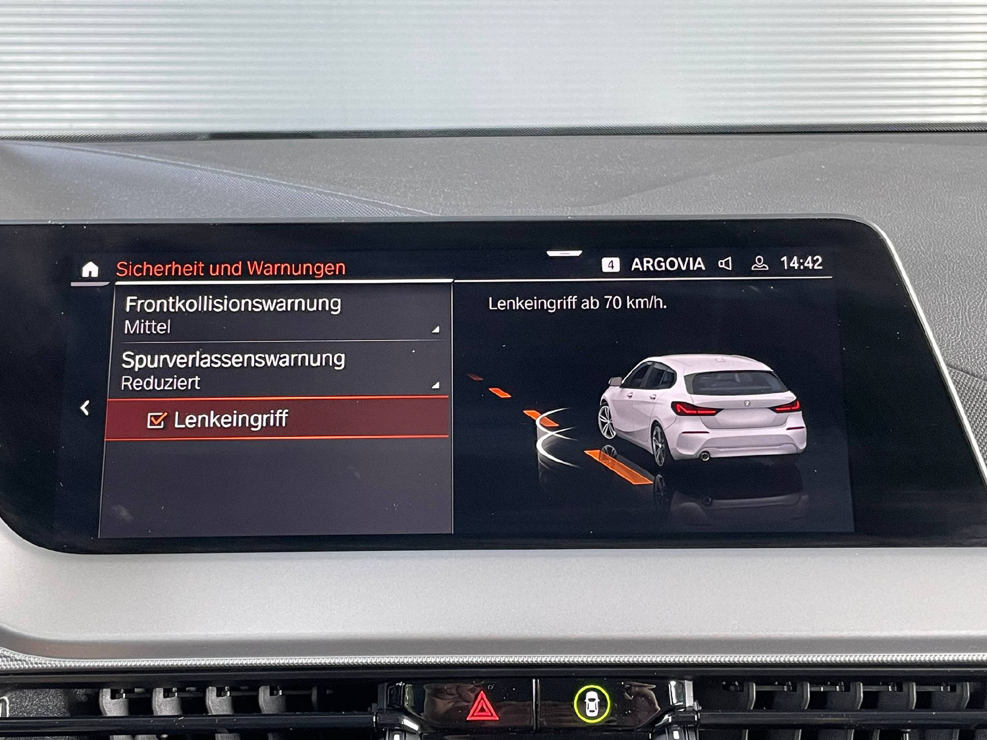 BMW 118i-image-14