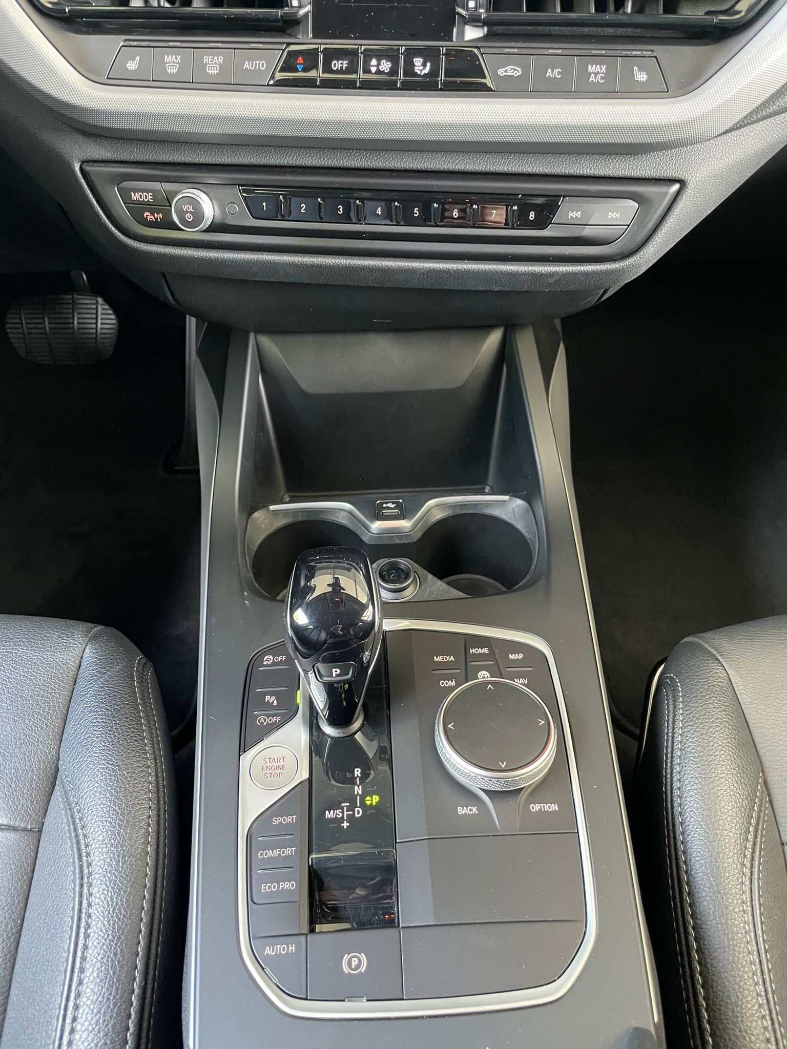 BMW 118i-image-9