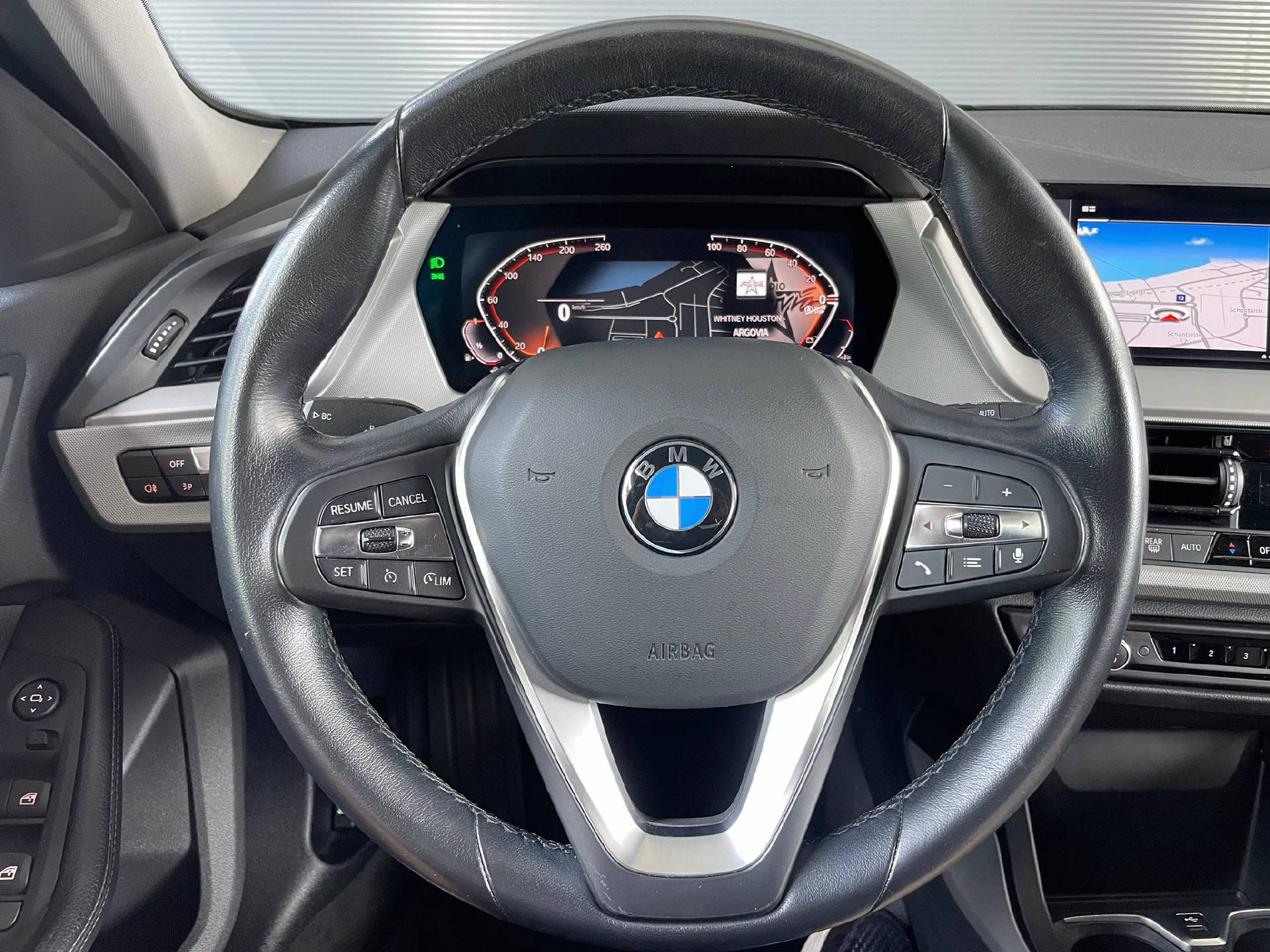 BMW 118i-image-7