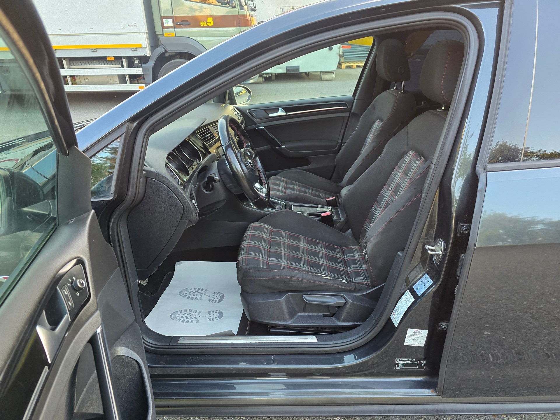 VW Golf 2.0 TSI GTI Performance-image-11