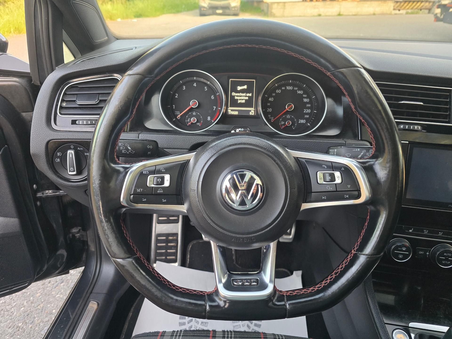 VW Golf 2.0 TSI GTI Performance-image-17