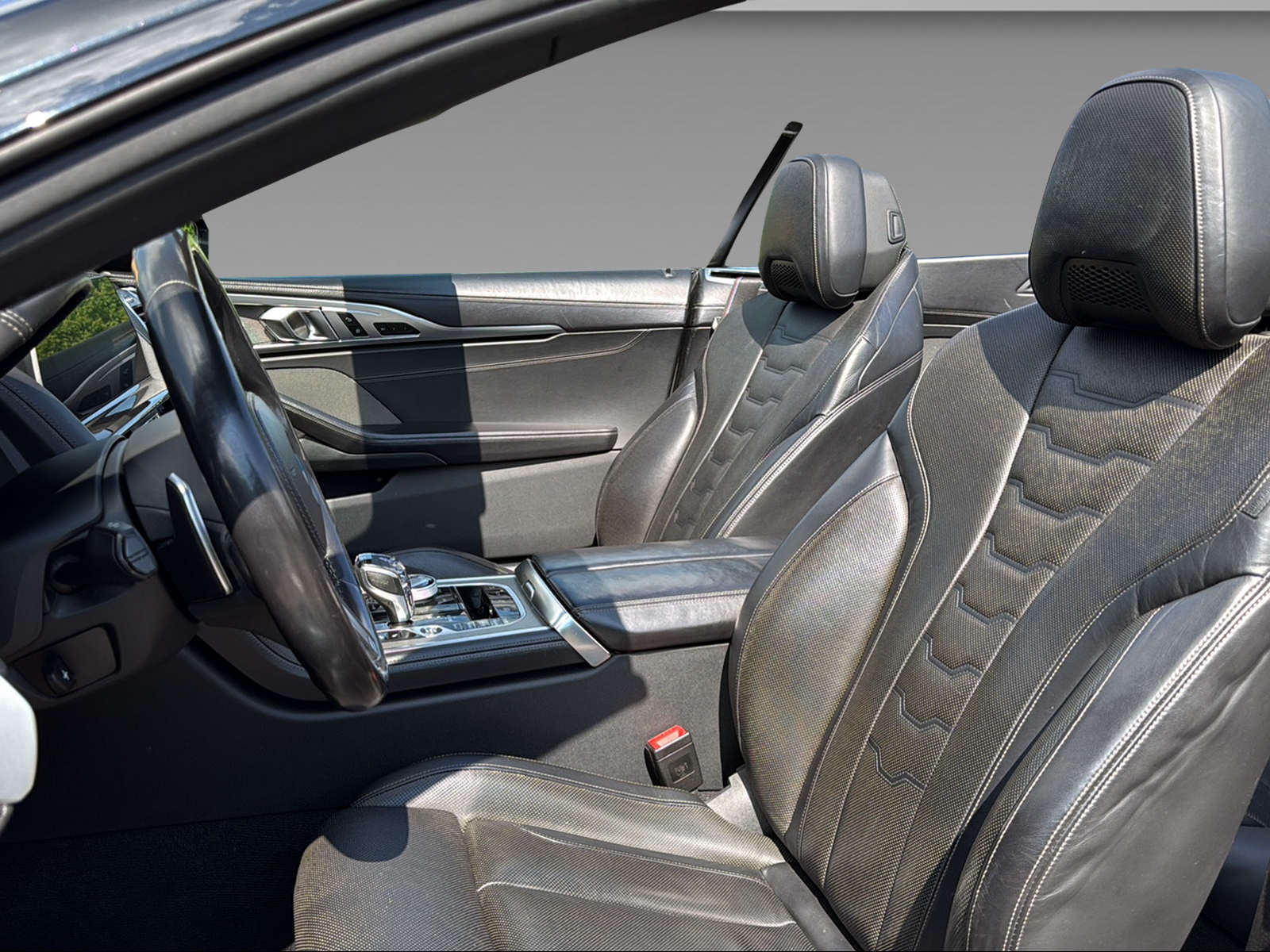 BMW M840d xDrive Cabriolet-image-14