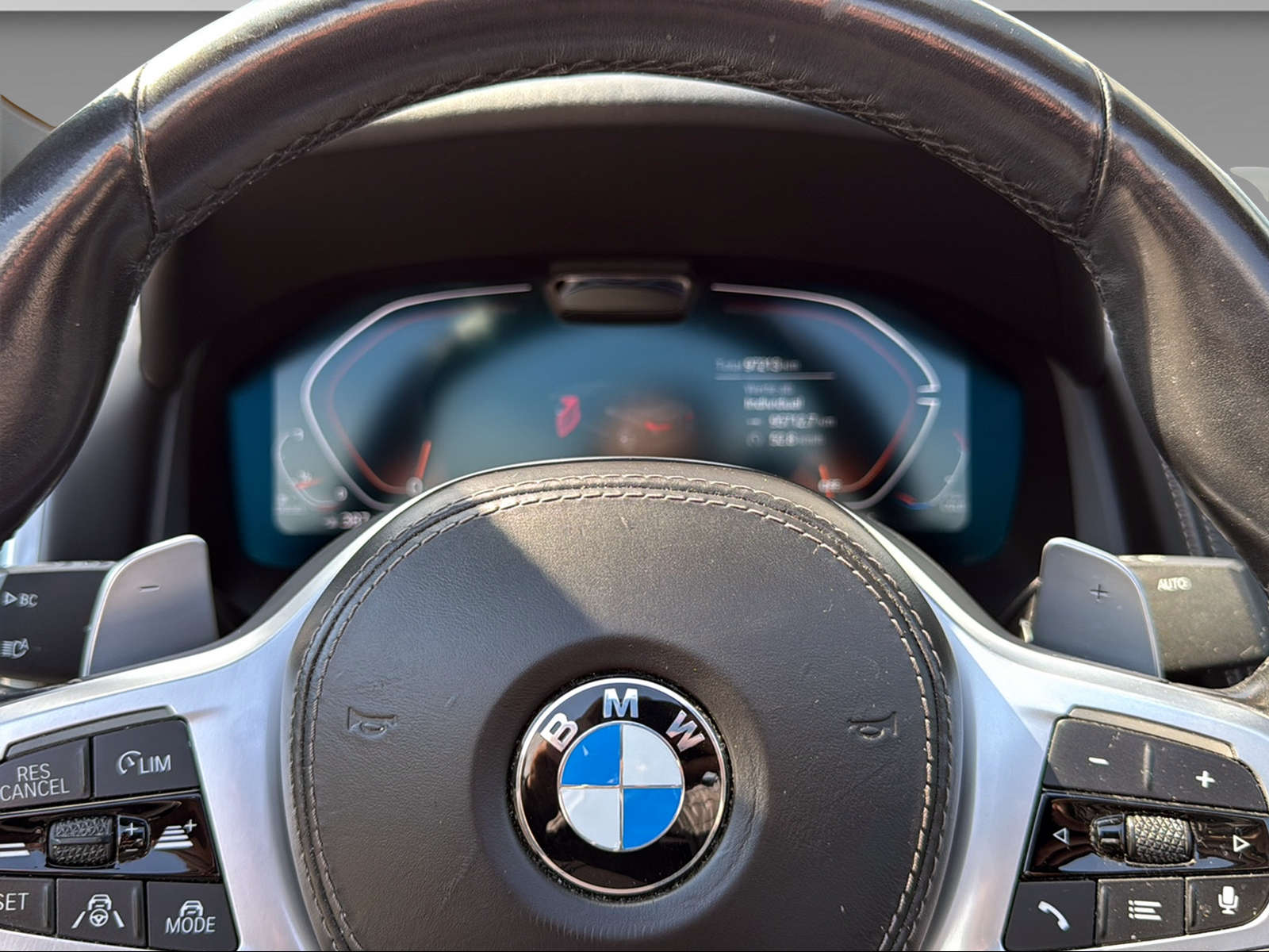 BMW M840d xDrive Cabriolet-image-17