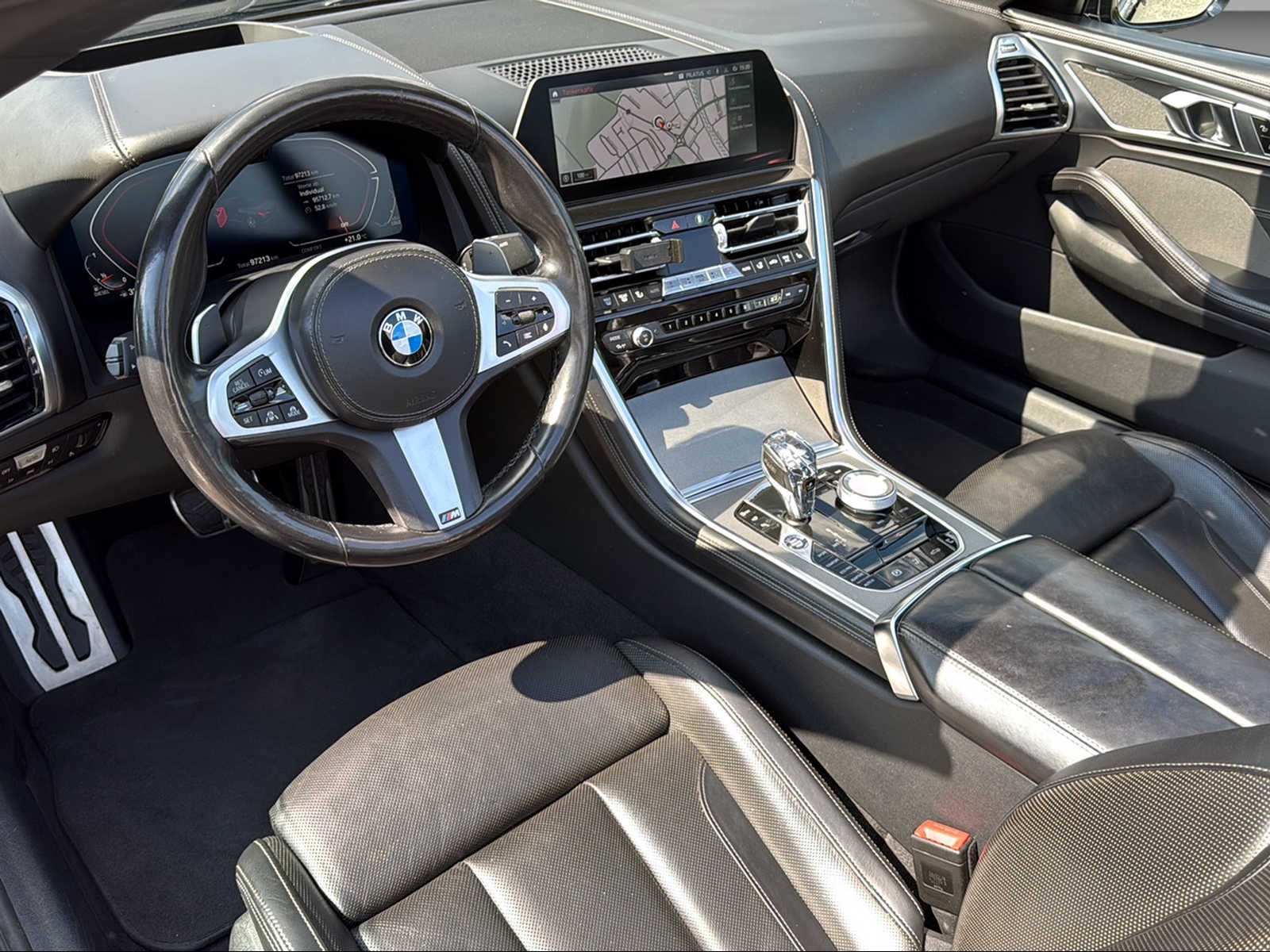 BMW M840d xDrive Cabriolet-image-12