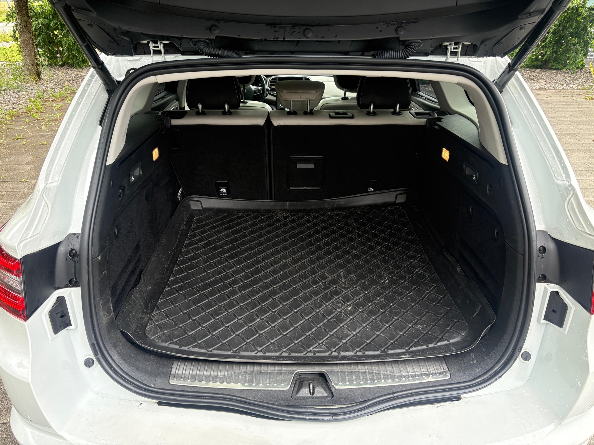 RENAULT Talisman Grandtour 1.8 TCe Initiale EDC-image-4