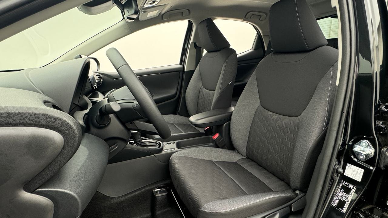 TOYOTA Yaris 1.5 Sport e-CVT-image-4