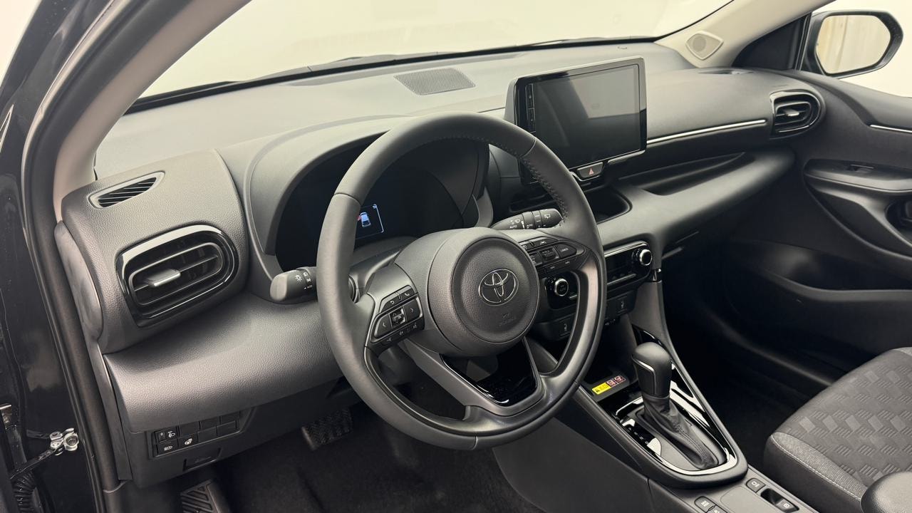 TOYOTA Yaris 1.5 Sport e-CVT-image-6