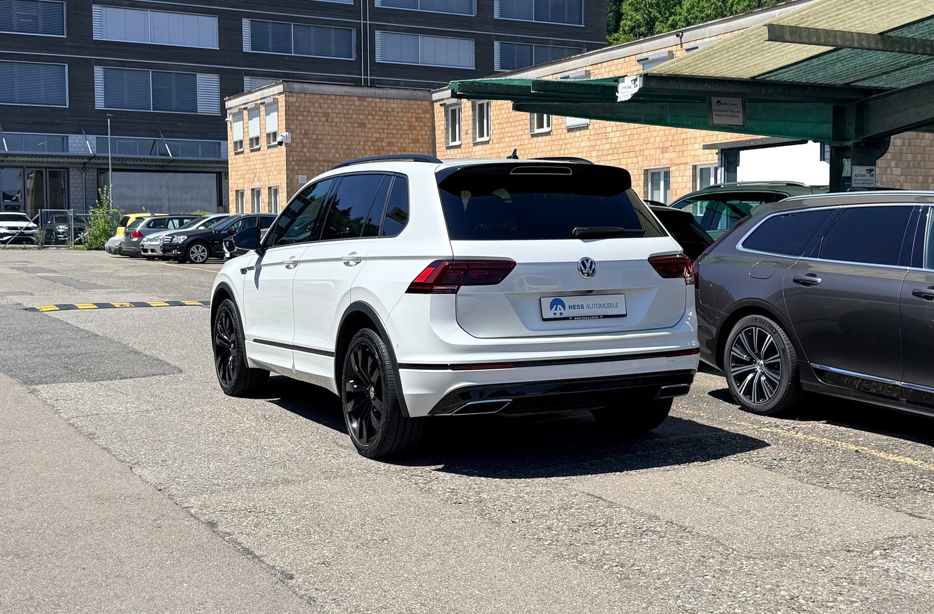 VW Tiguan 2.0TSI R-Line 4Motion DSG-showroom-element-3