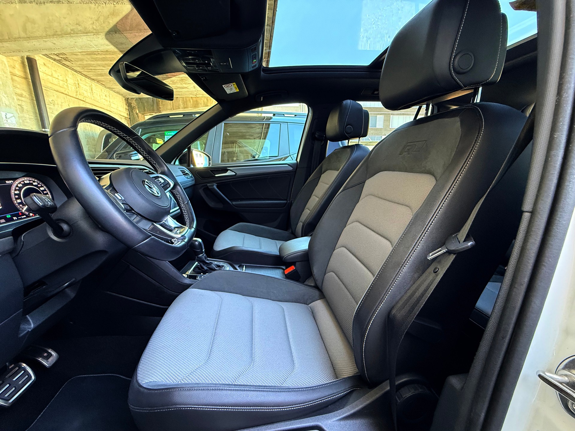 VW Tiguan 2.0TSI R-Line 4Motion DSG-image-5