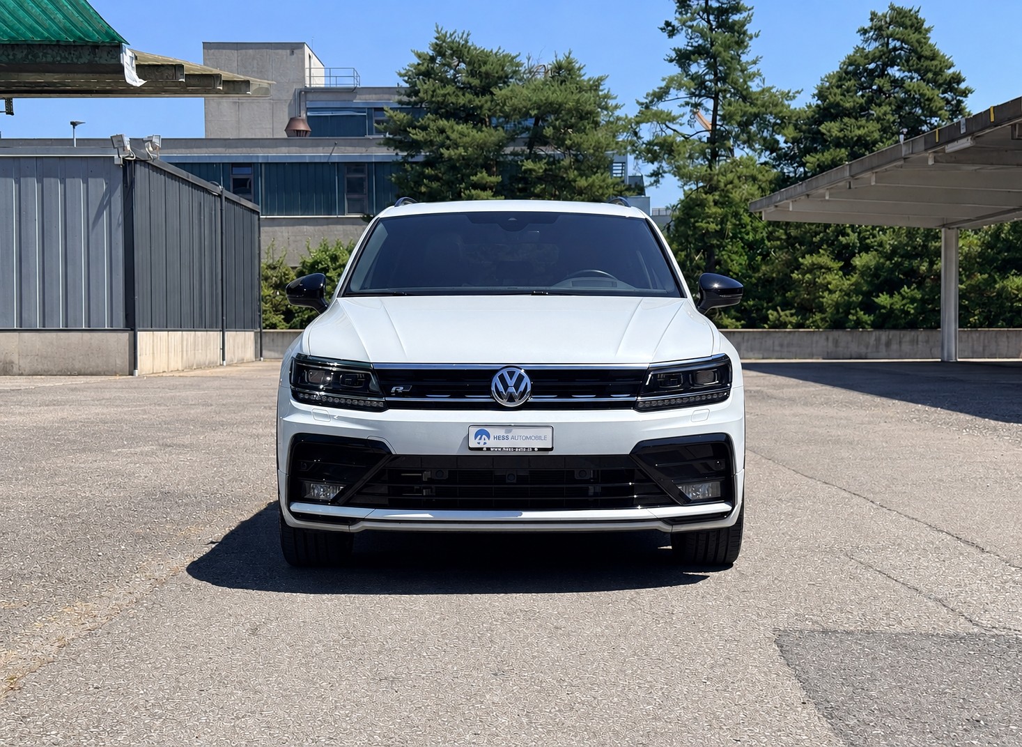 VW Tiguan 2.0TSI R-Line 4Motion DSG-showroom-element-1