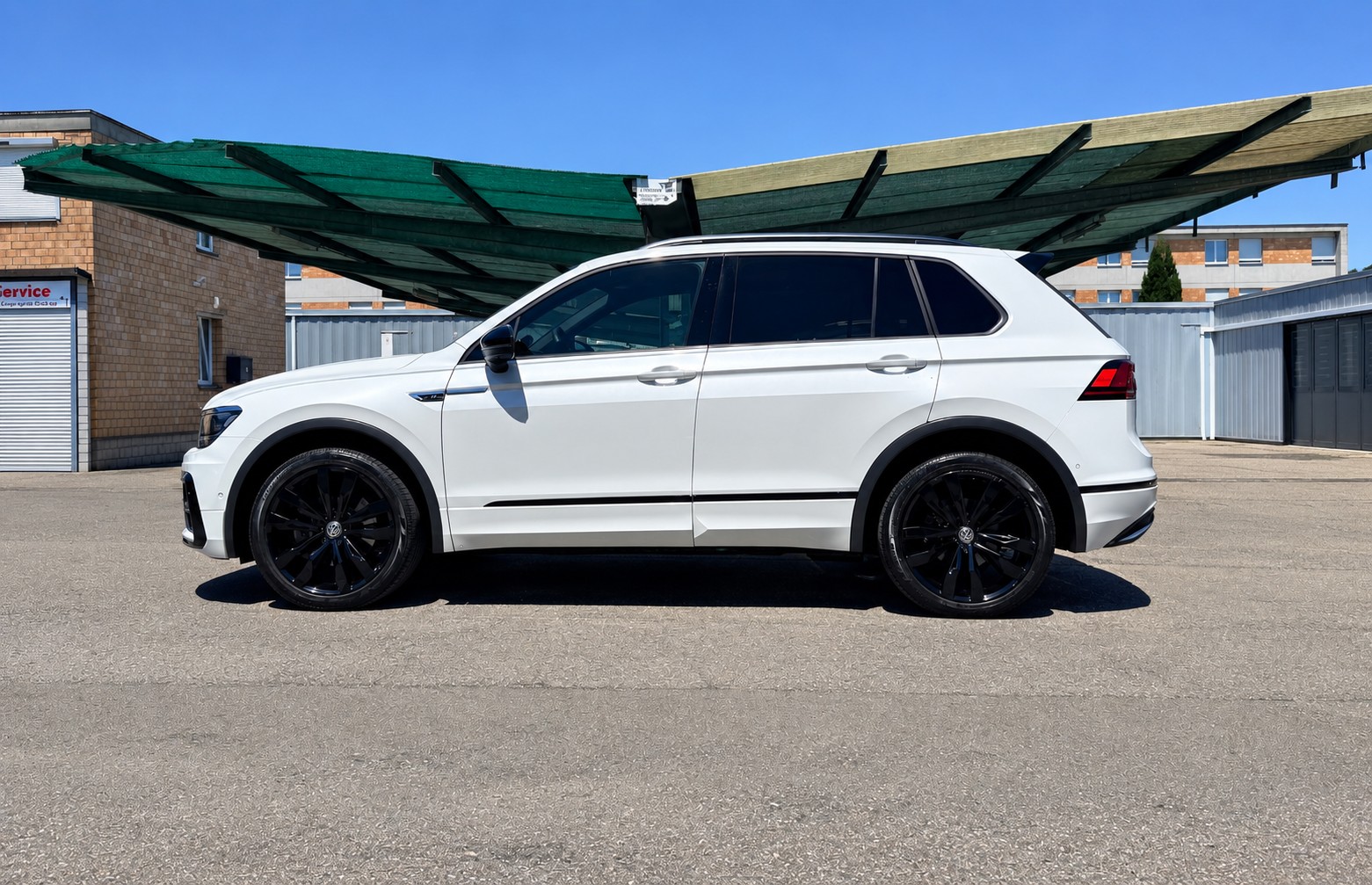 VW Tiguan 2.0TSI R-Line 4Motion DSG-showroom-element-2