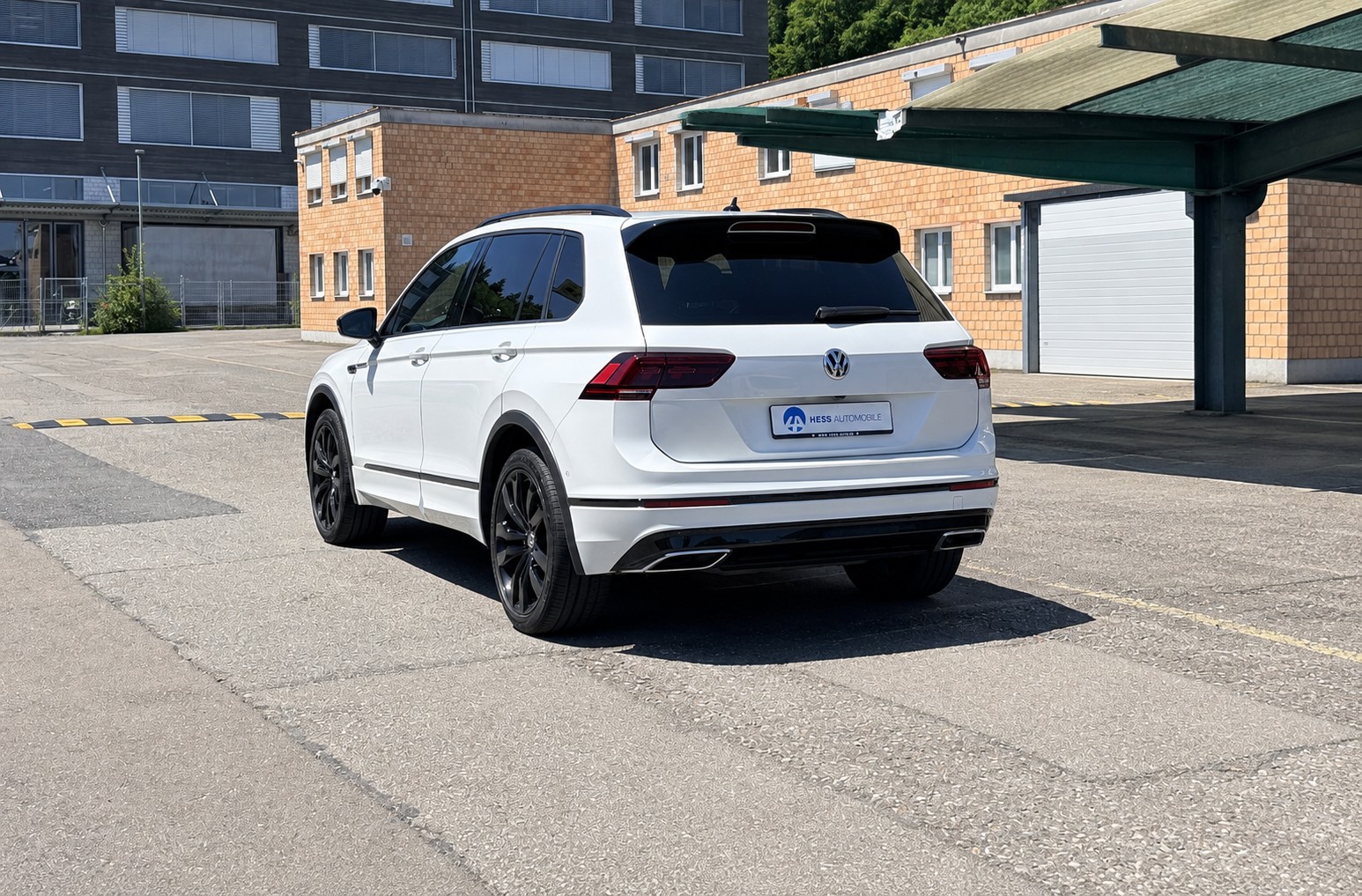 VW Tiguan 2.0TSI R-Line 4Motion DSG-image-14