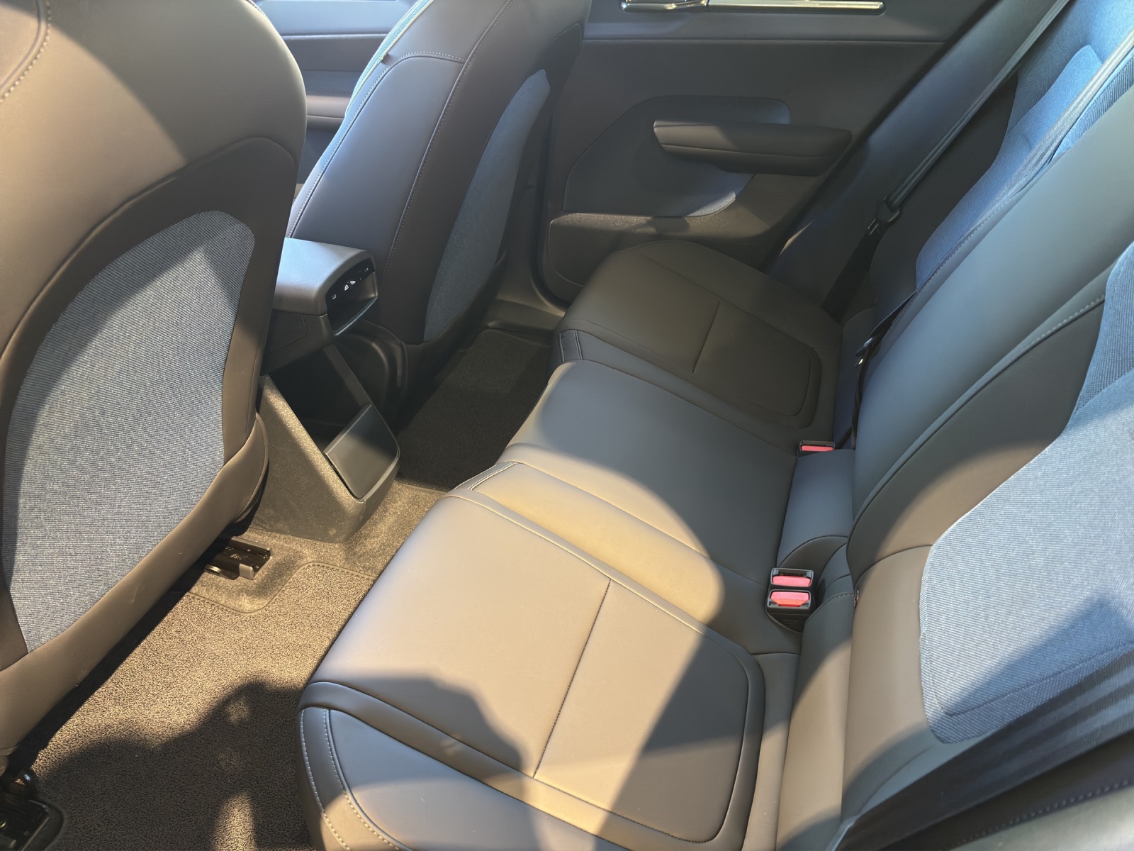 VOLVO EX30 CC E60 Twin Performance AWD-showroom-element-3