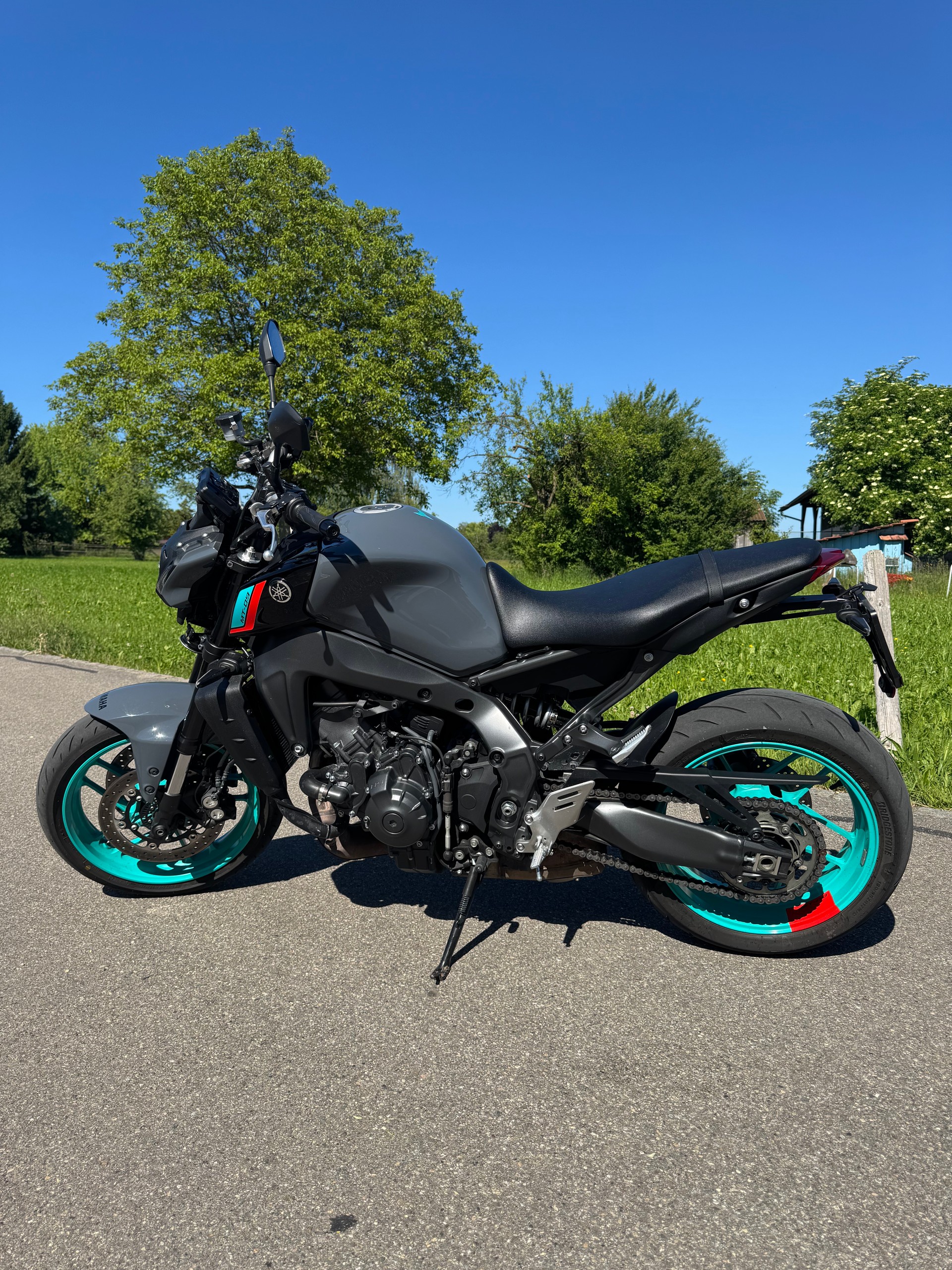 YAMAHA MT-09-image-2