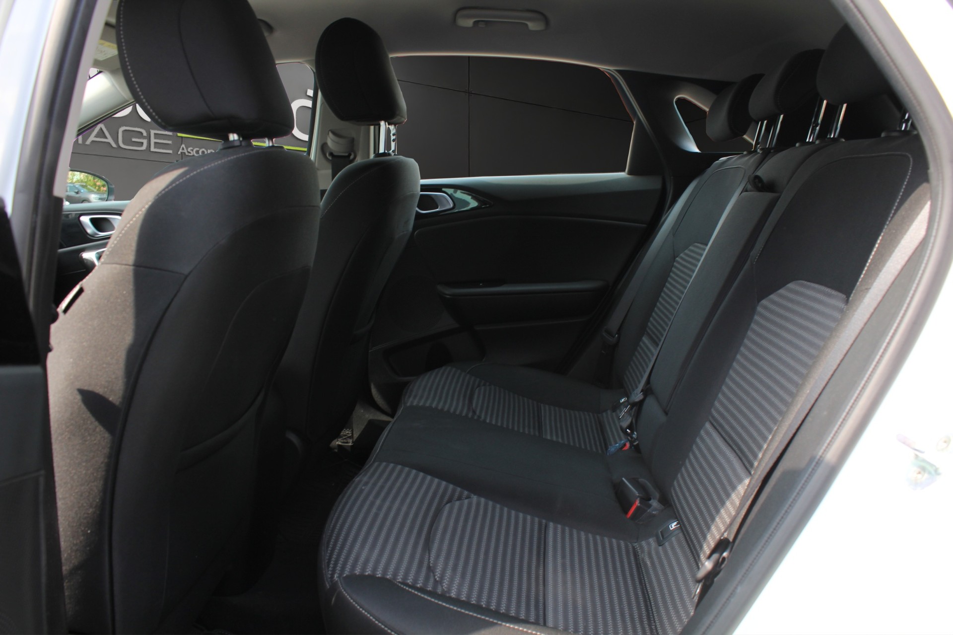 KIA Ceed 1.5 T-GDi MHEV Power-image-8