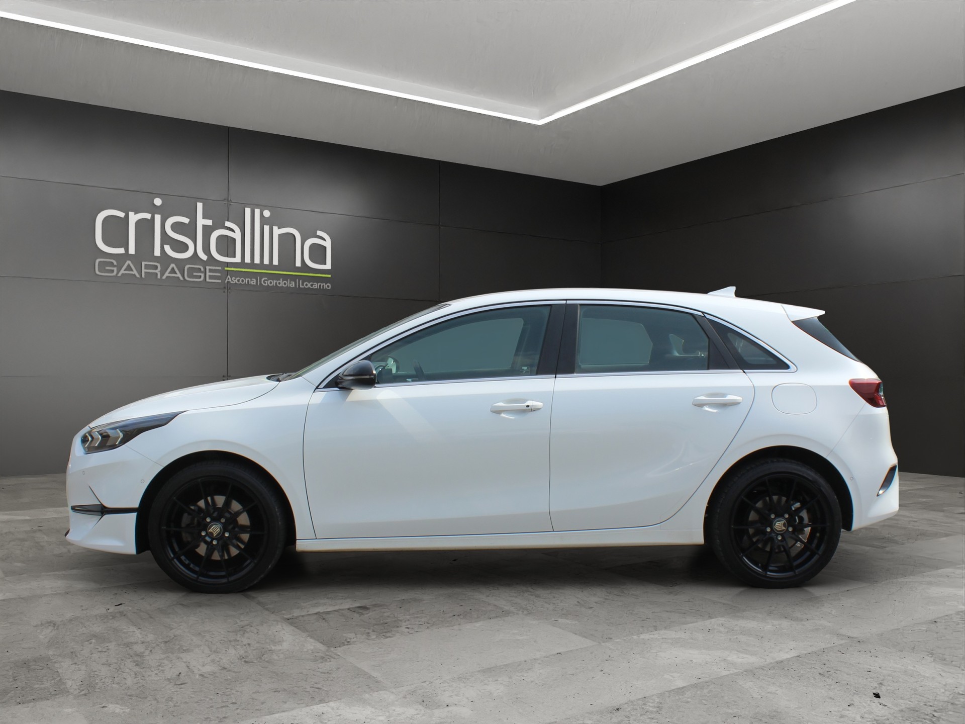 KIA Ceed 1.5 T-GDi MHEV Power-showroom-element-1
