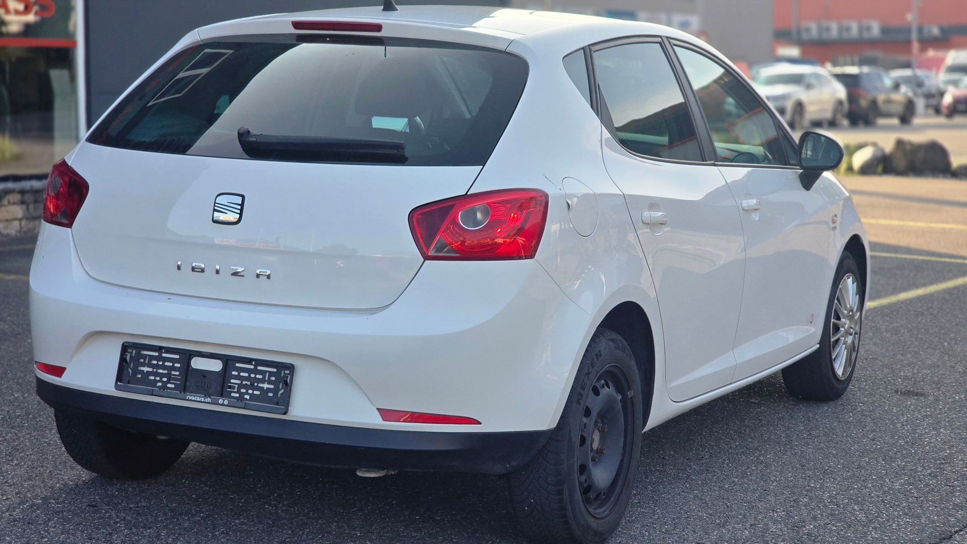 SEAT Ibiza SC 1.2 TSI Style-showroom-element-3