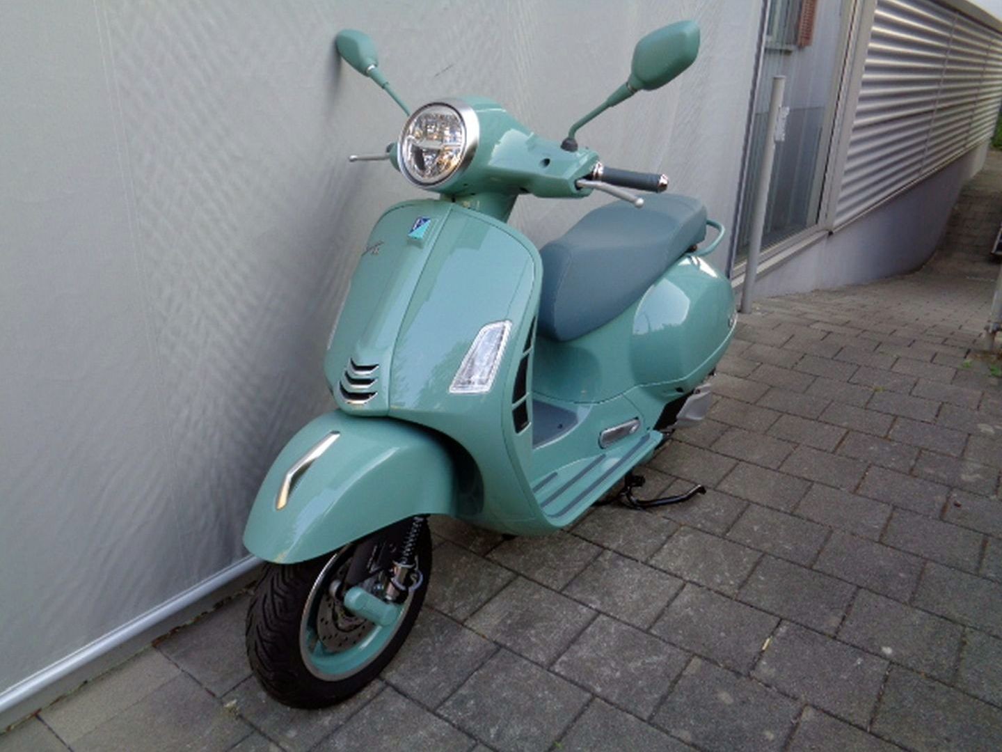 PIAGGIO VESPA GTS 310 80TH E5-showroom-element-1