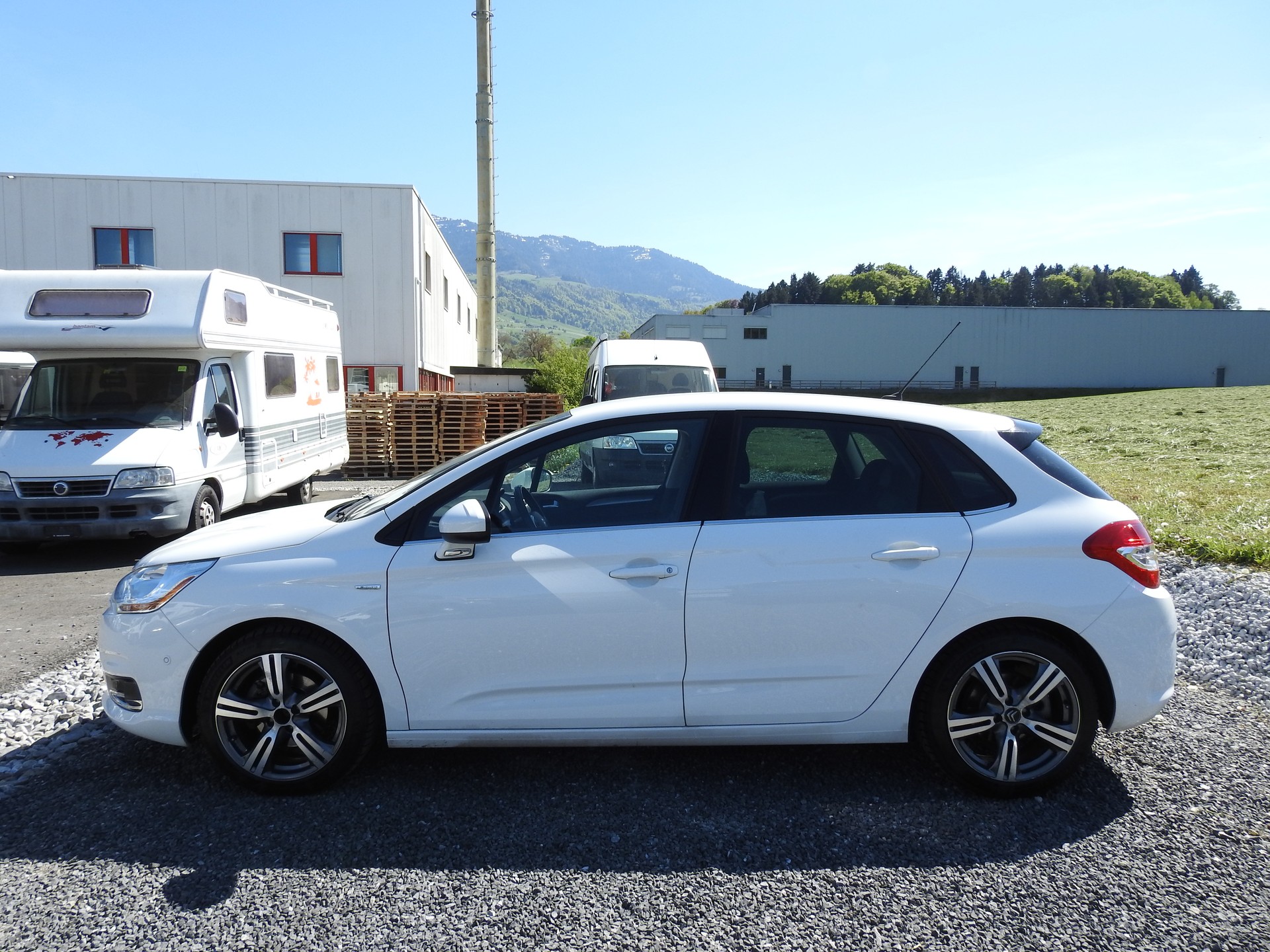 CITROEN Berline 1.6 e-HDi SST Exklusive-showroom-element-2