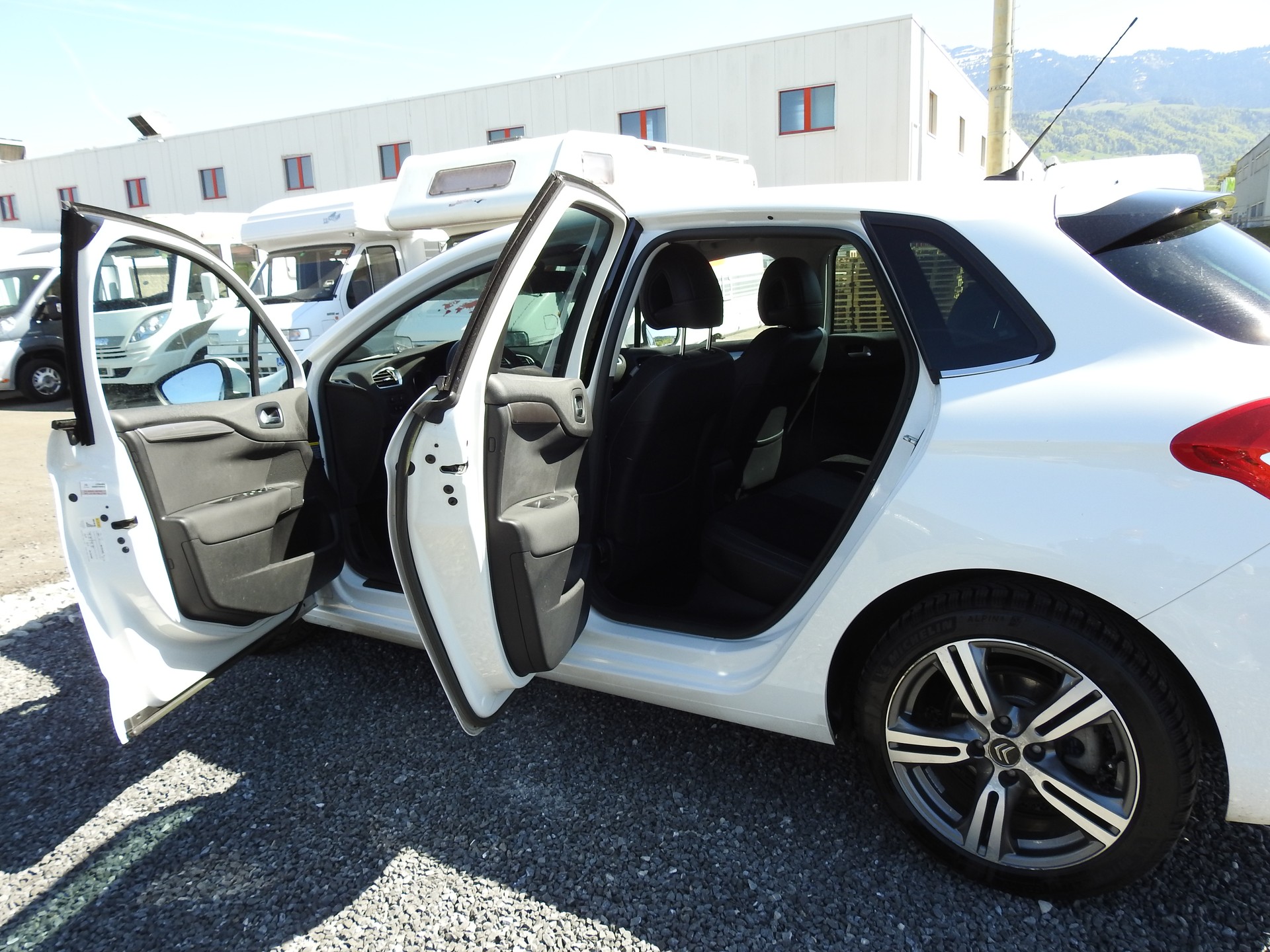 CITROEN Berline 1.6 e-HDi SST Exklusive-image-14